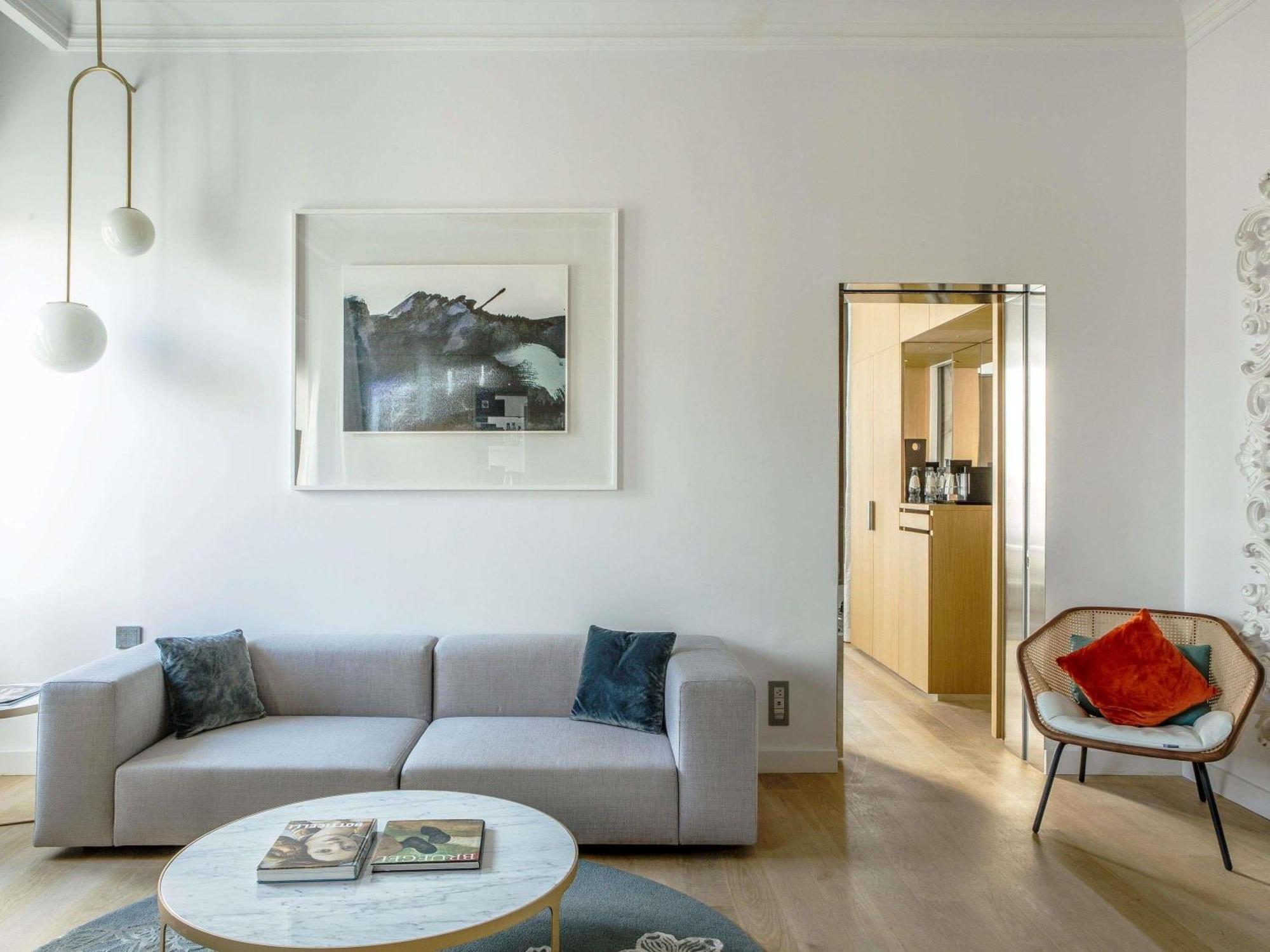 Deluxe King Suite