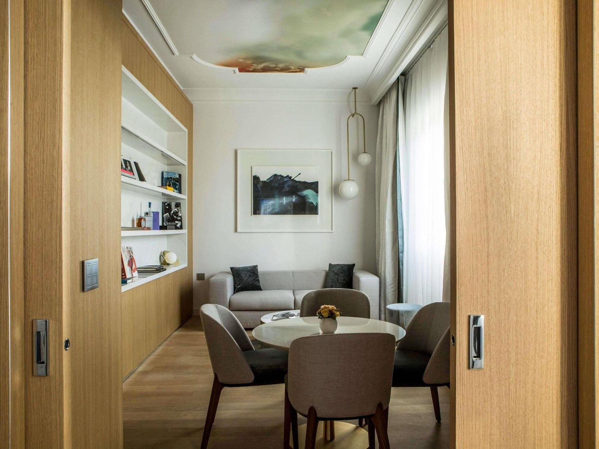Deluxe King Suite