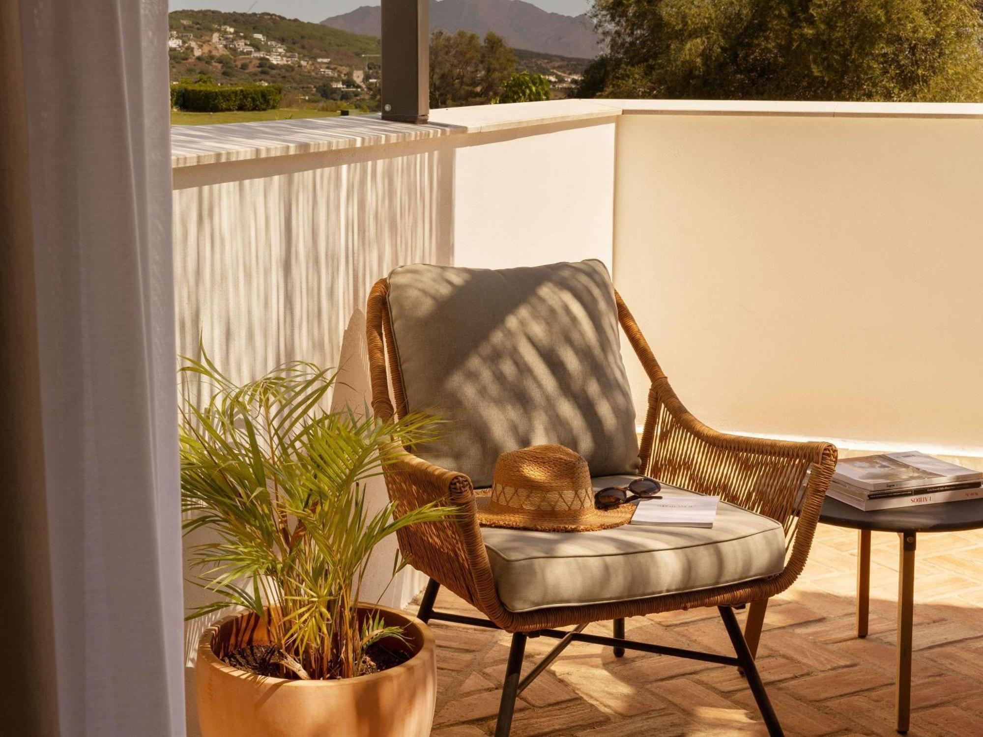SO LOFTY King living room terrace