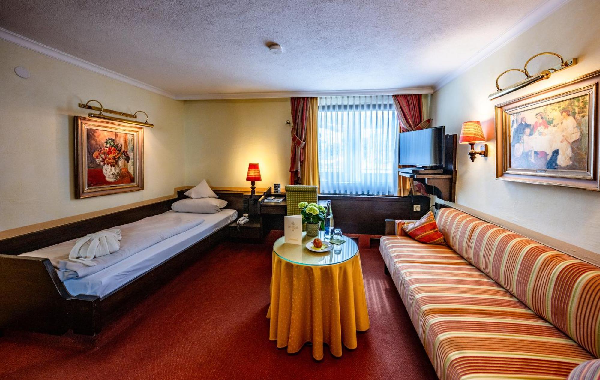 Classic Single Room