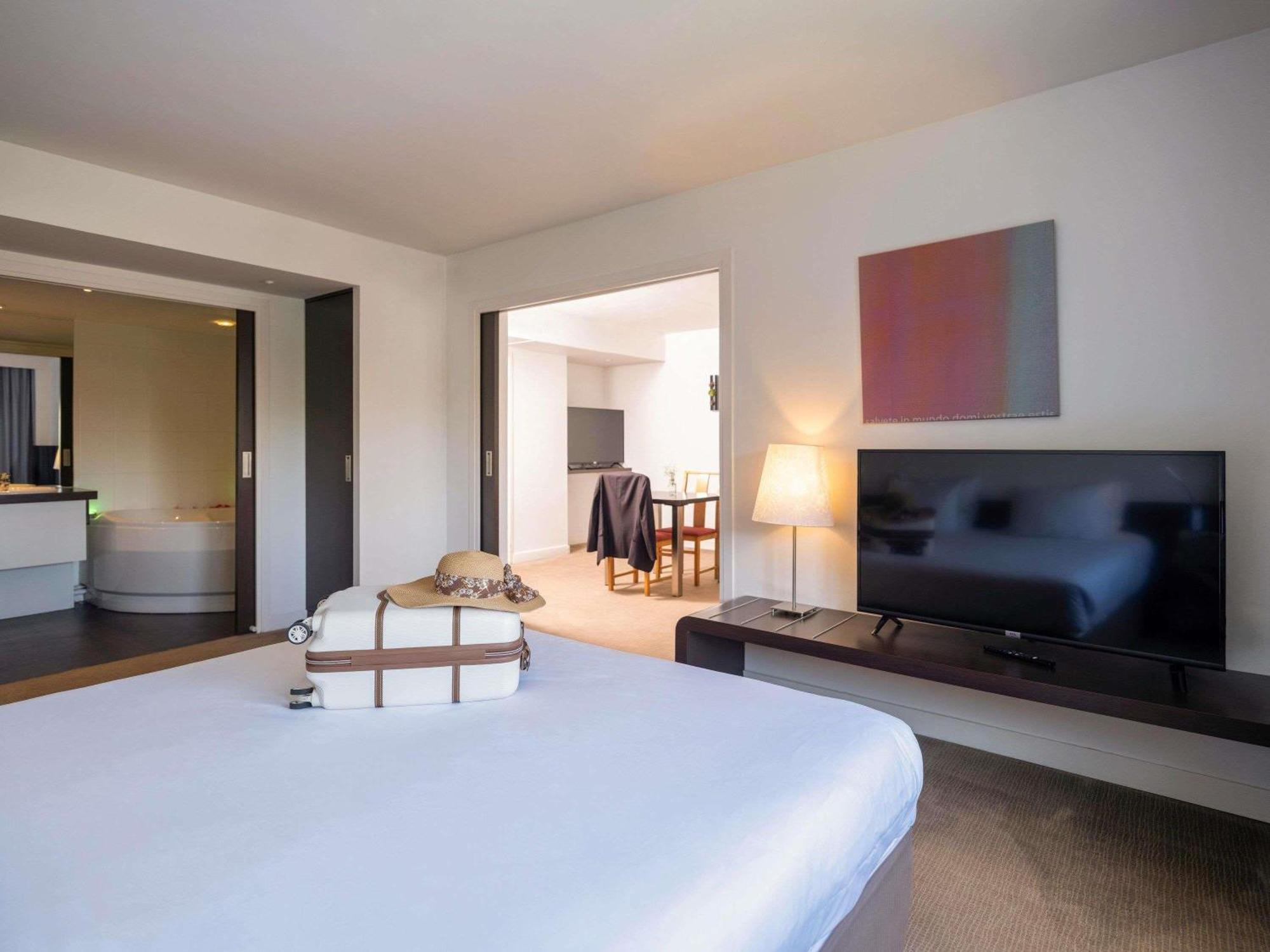 Executive Queen Room