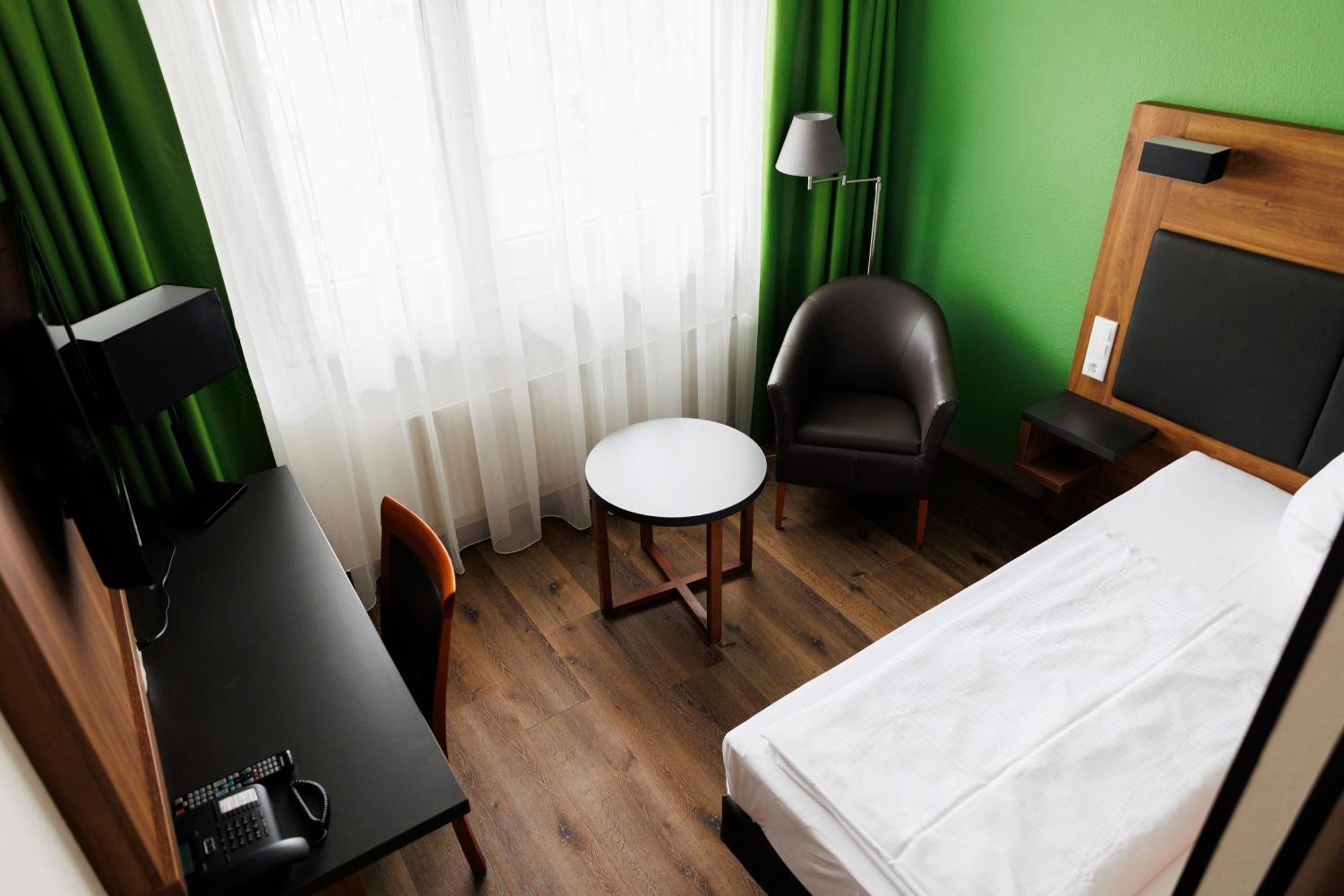 Deluxe Single Room