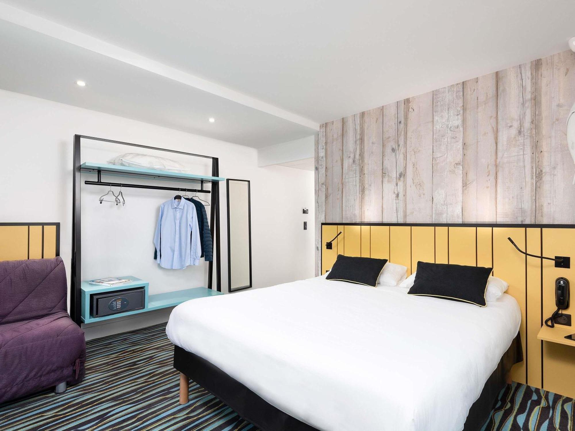 Standard Double Room One Double One Single Bed Non-Smoking