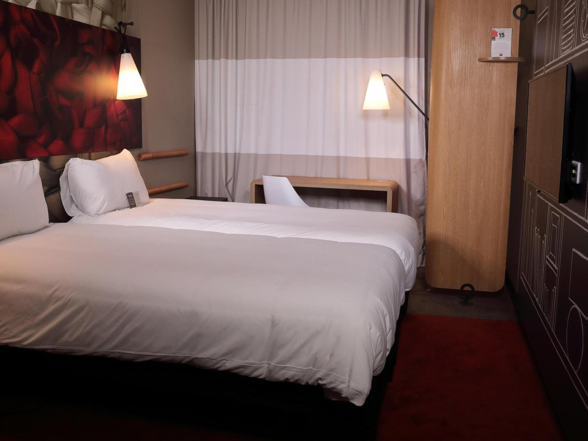 Sweet Twin Room