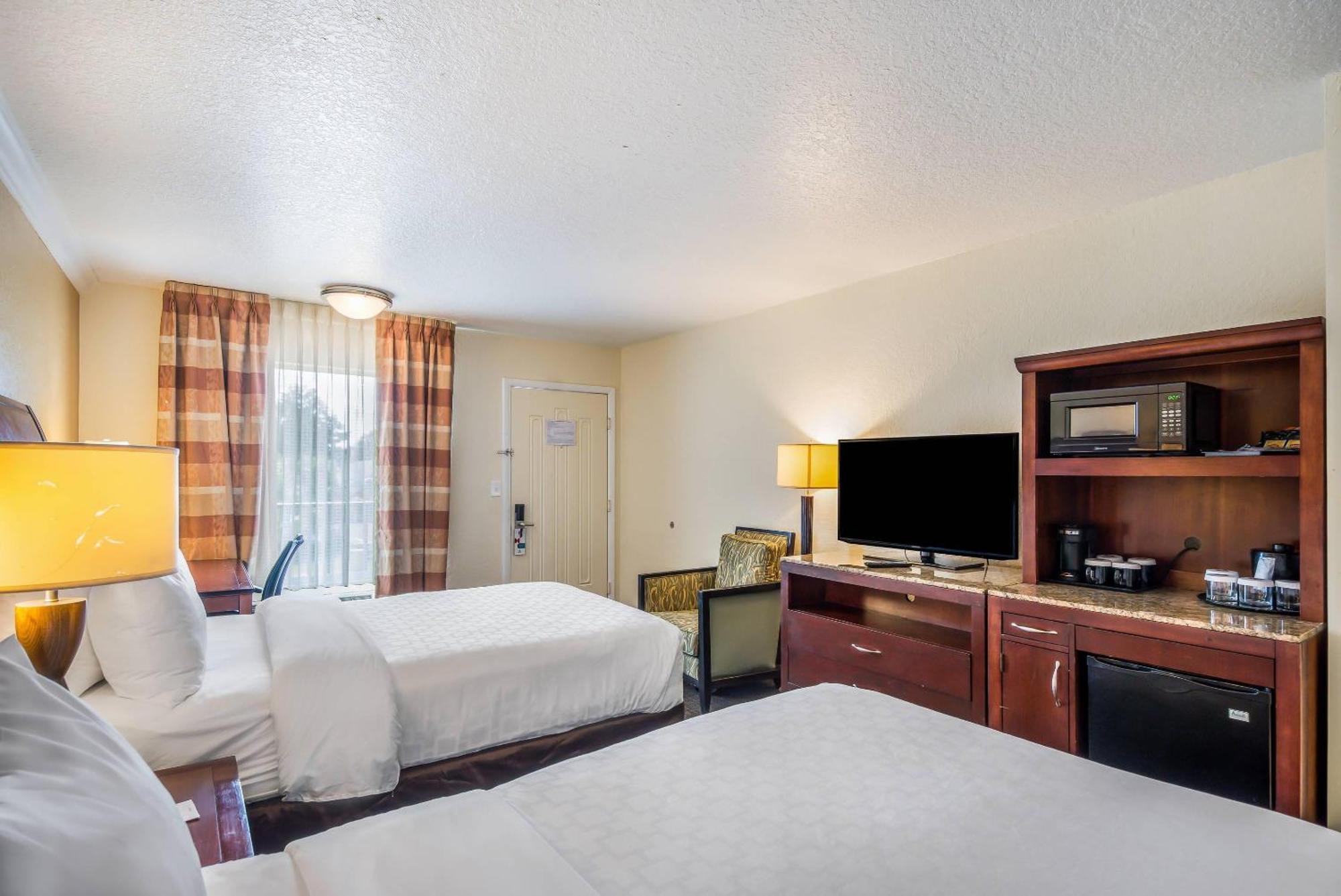 Double Room Two Double Beds Non-Smoking