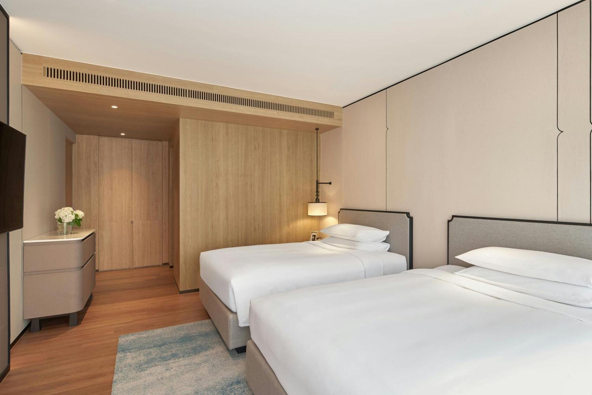 Three-Bedroom Executive Suite City View