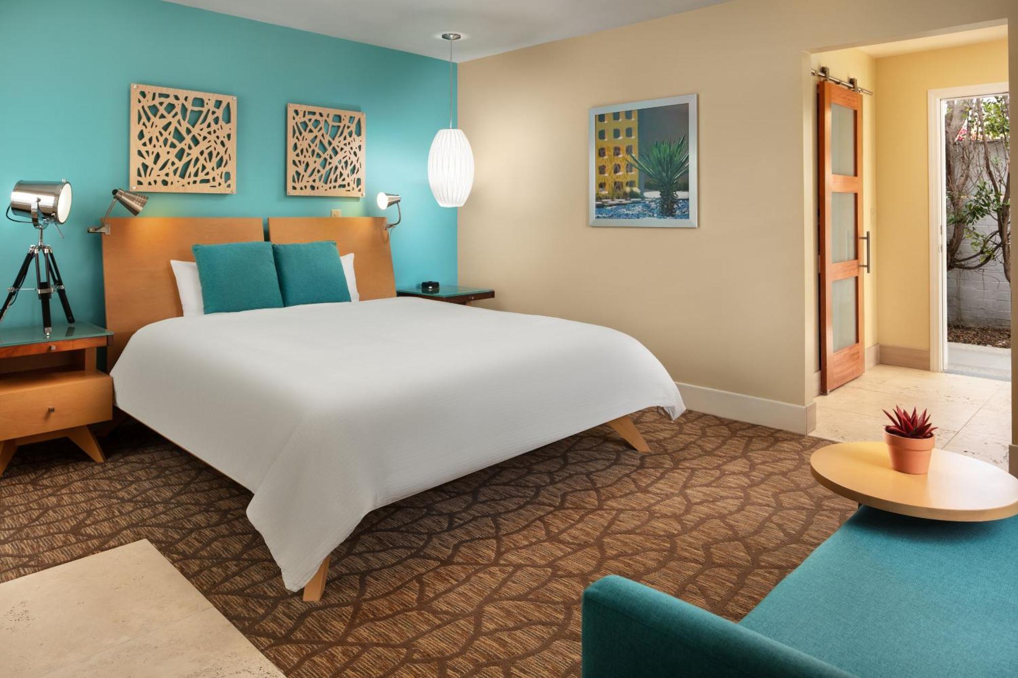 Deluxe King Room