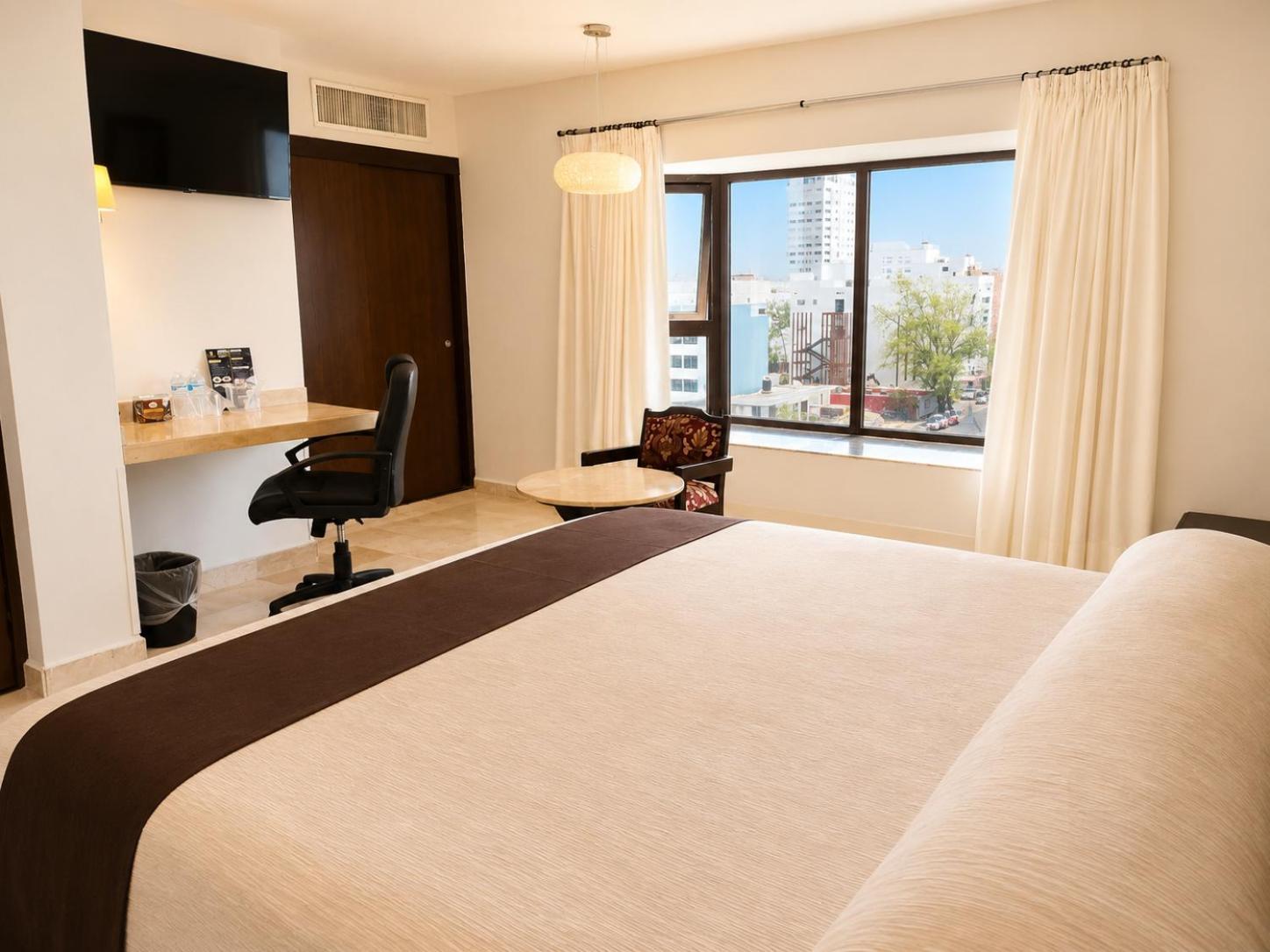 Superior King Room