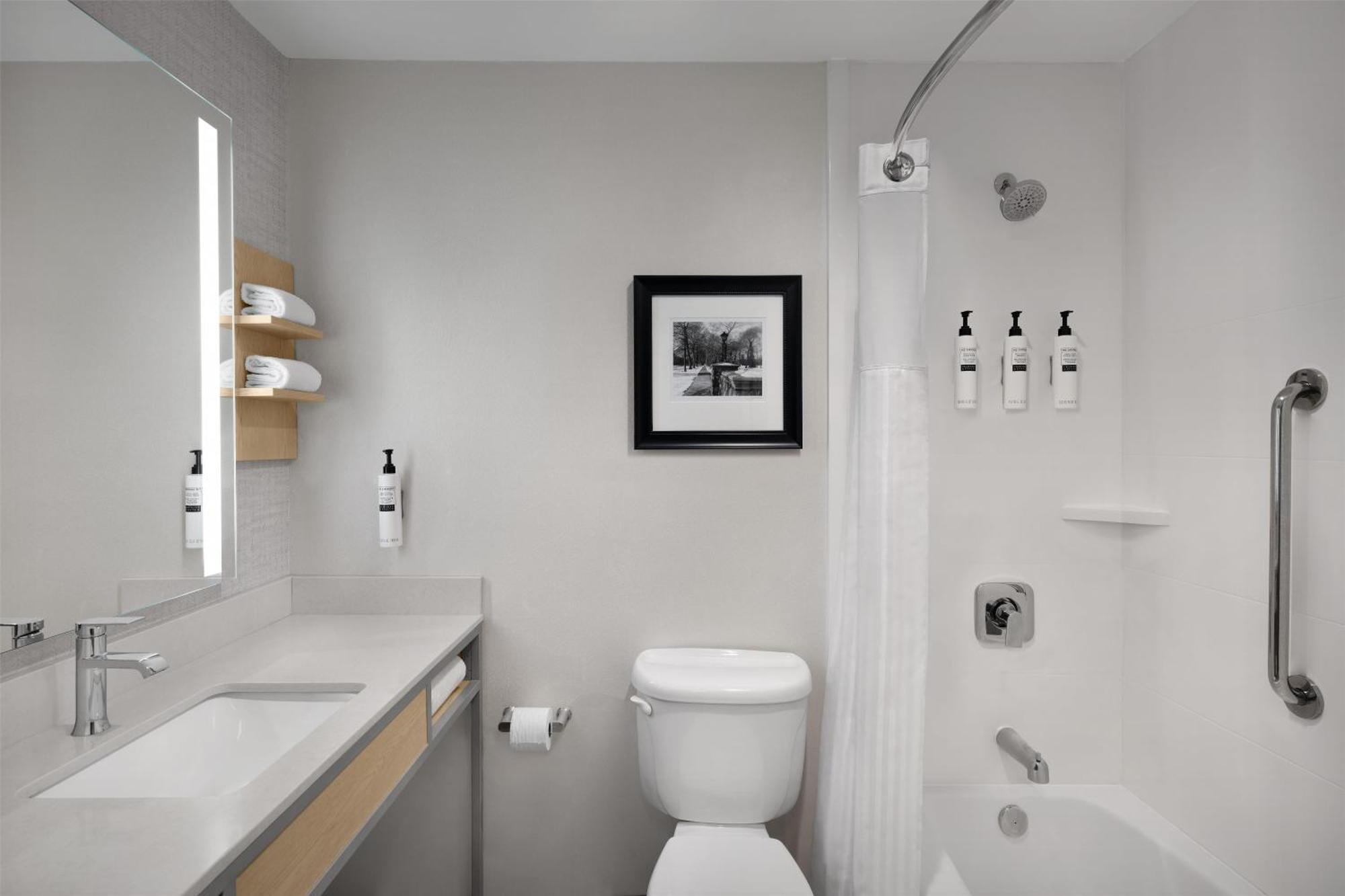 Queen Room Two Queen Beds Mobility Access