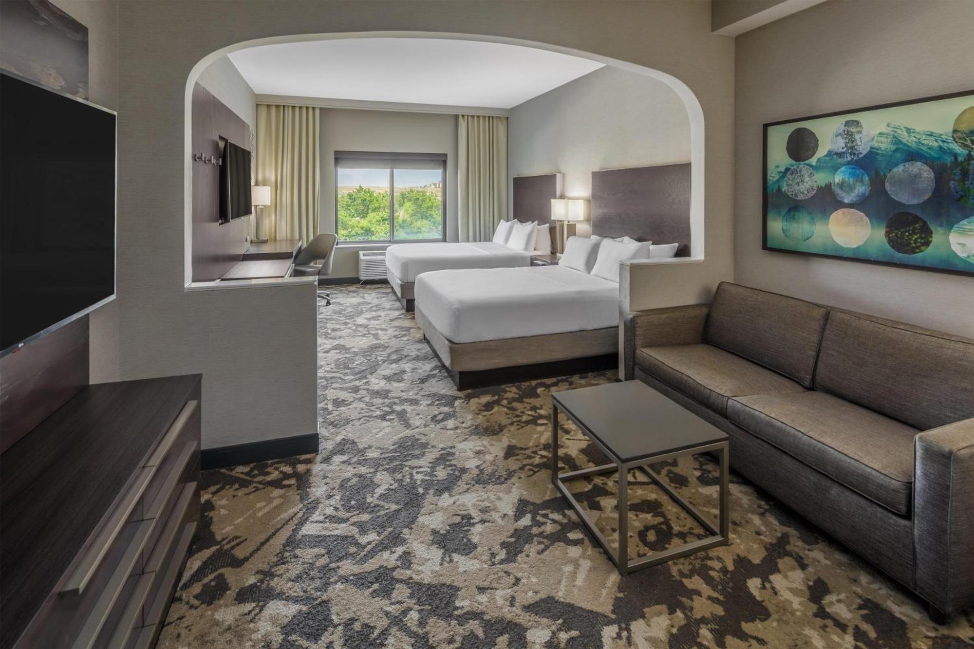 Two-Room Suite Two Queen Beds