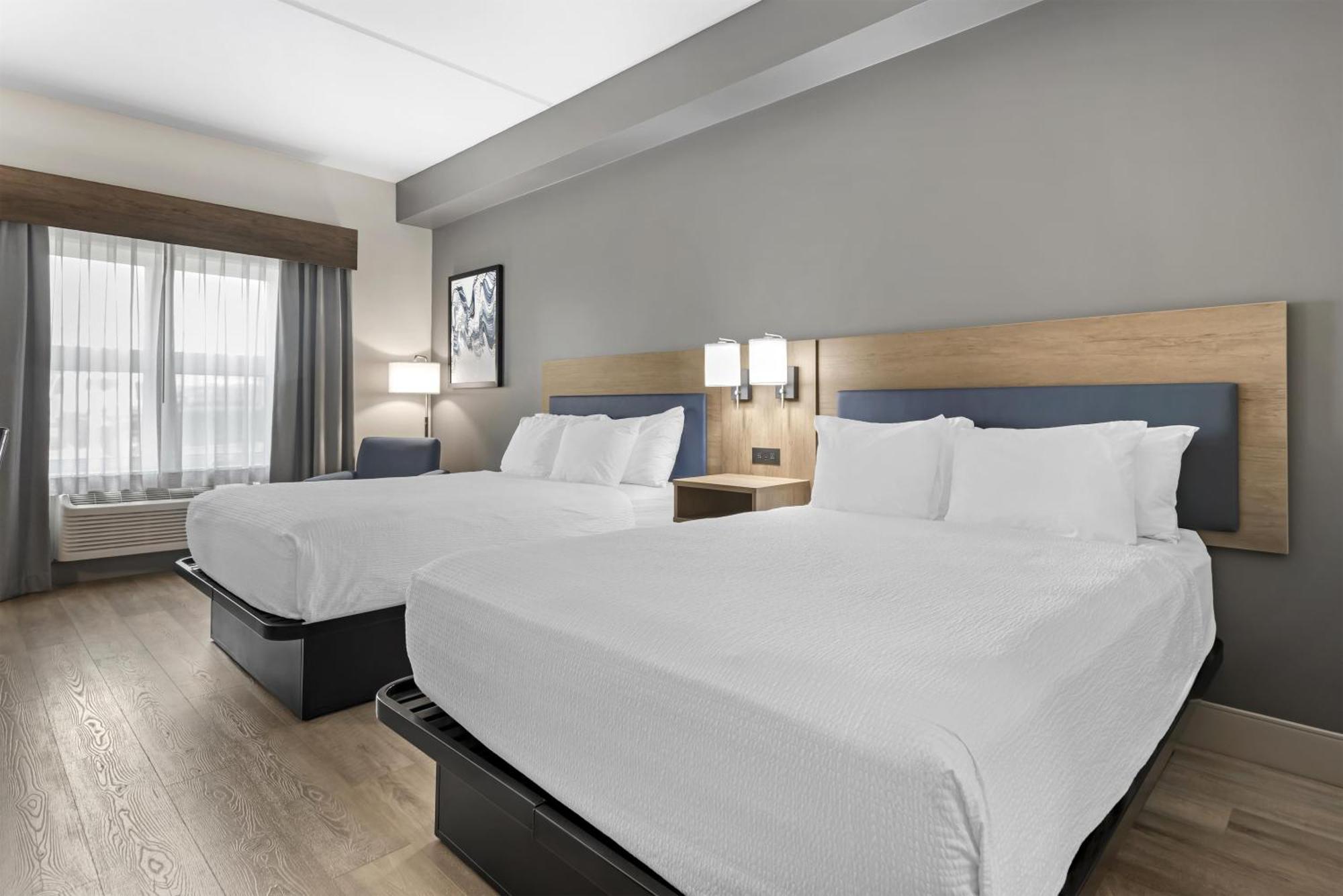 Queen Room Two Queen Beds Pet Friendly or Non-Smoking