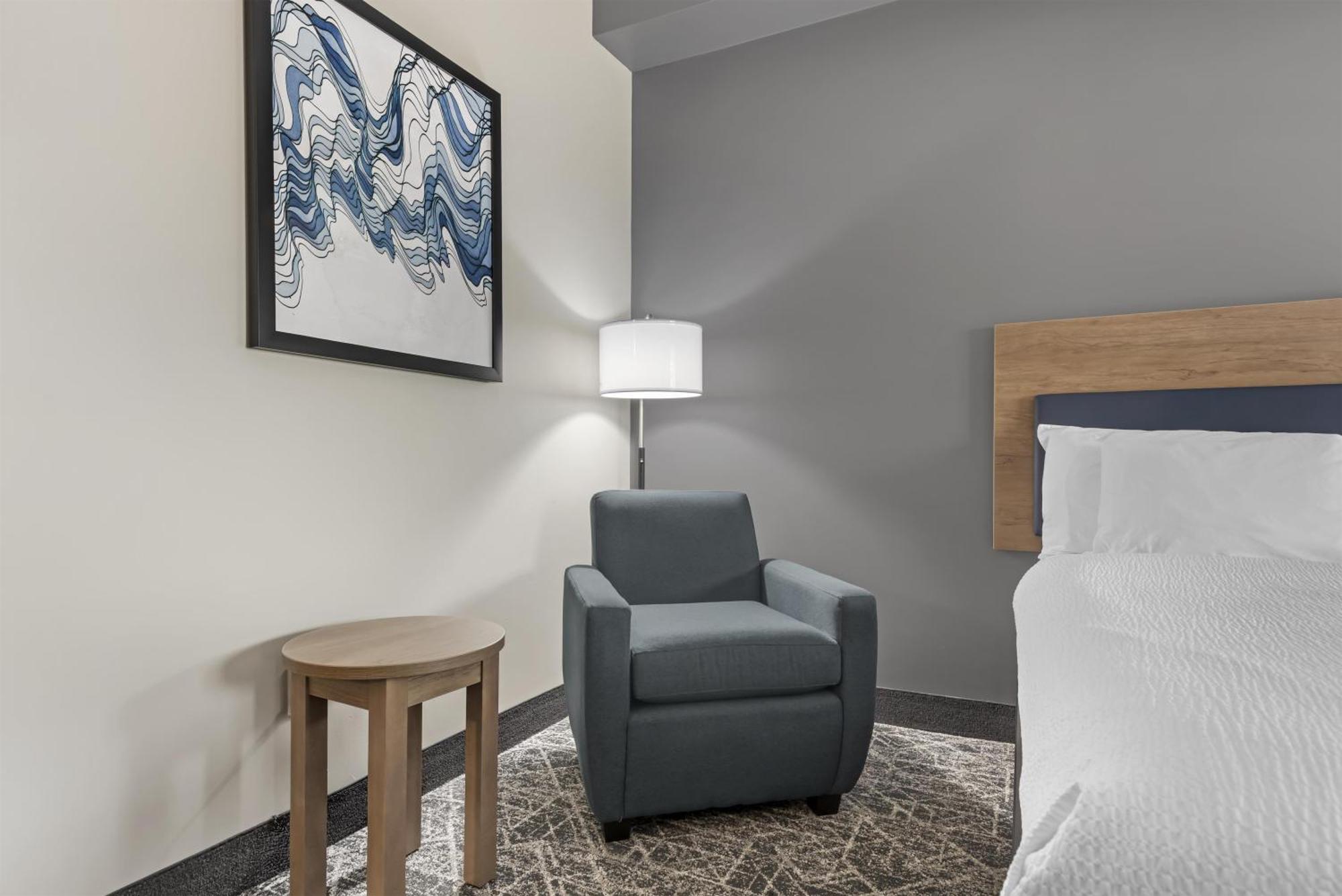 Queen Room Two Queen Beds Bath Tub Disability Access or Non-Smoking
