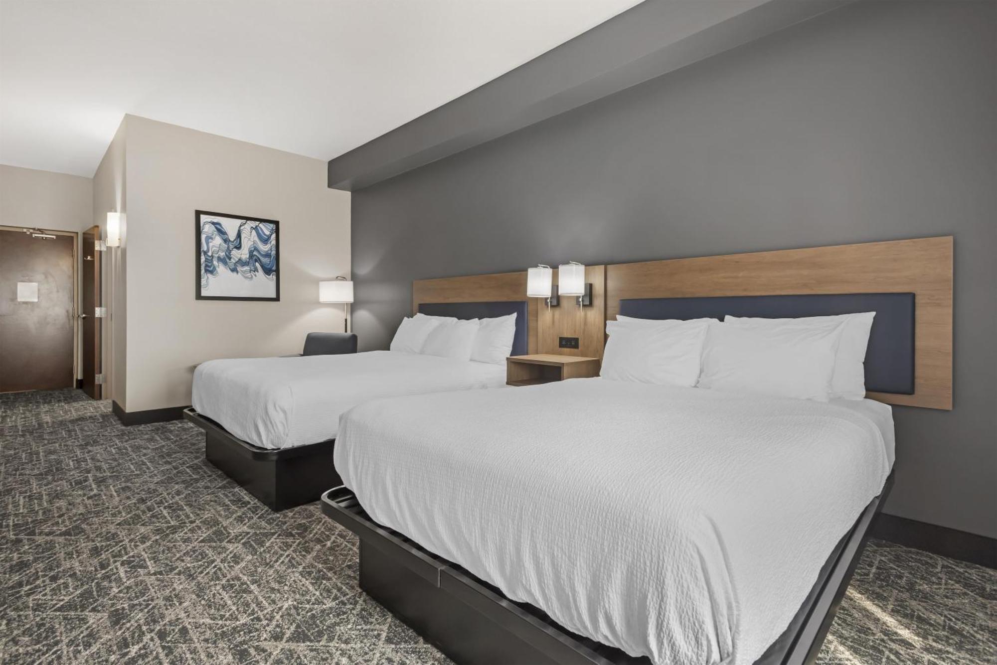 Queen Room Two Queen Beds Bath Tub Disability Access or Non-Smoking