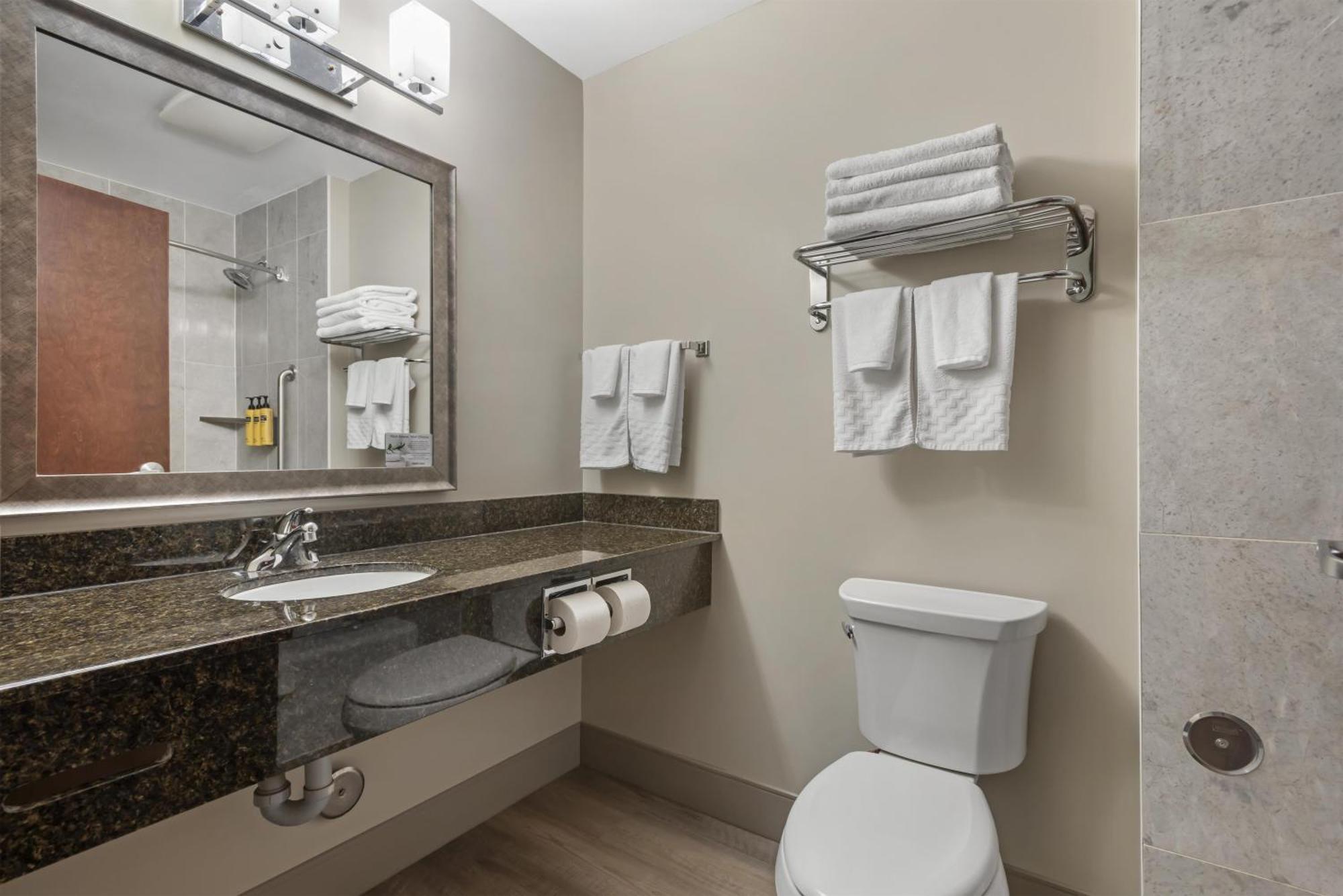 Queen Room Two Queen Beds Pet Friendly or Non-Smoking