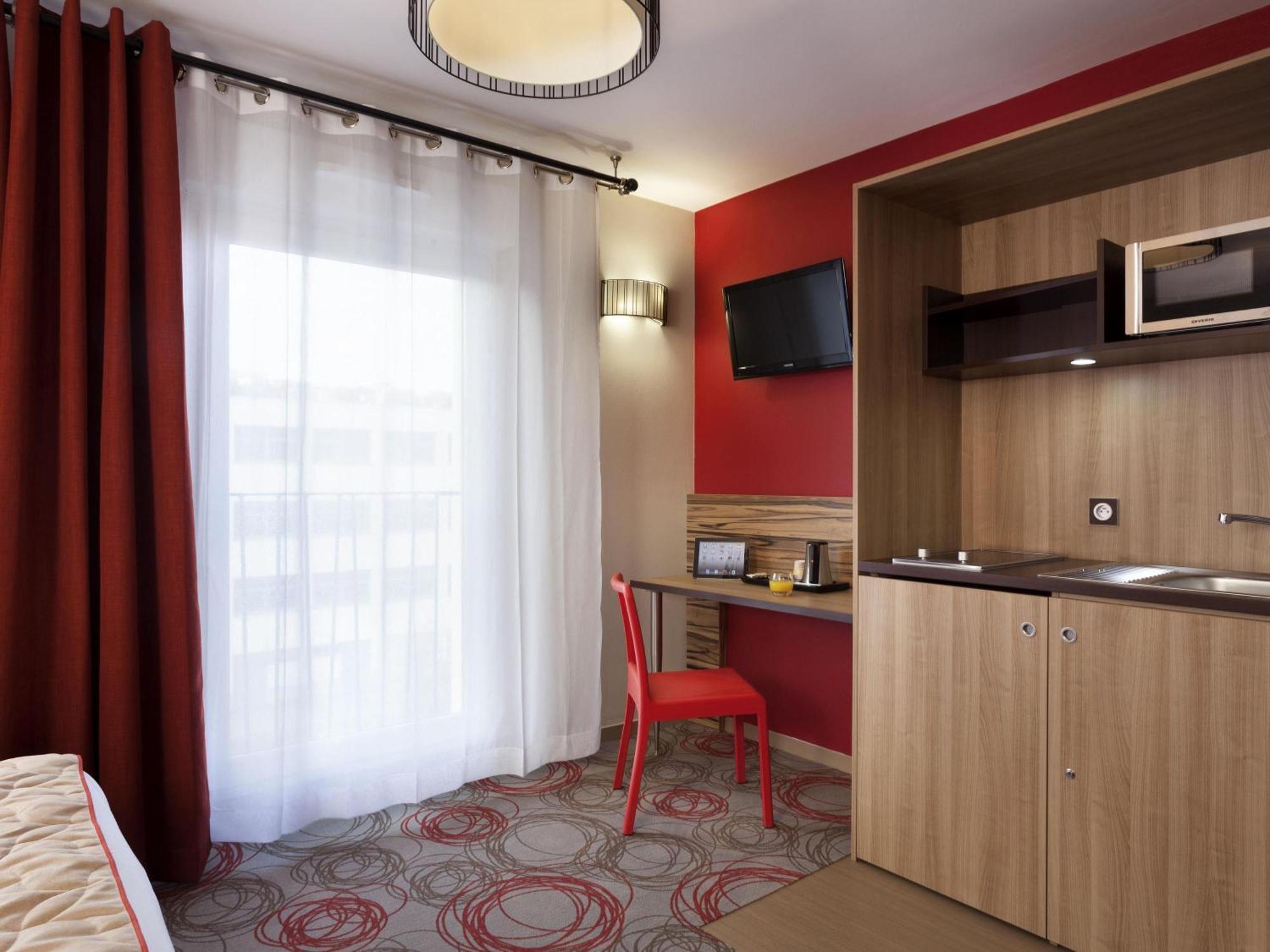 Studio Double Bed