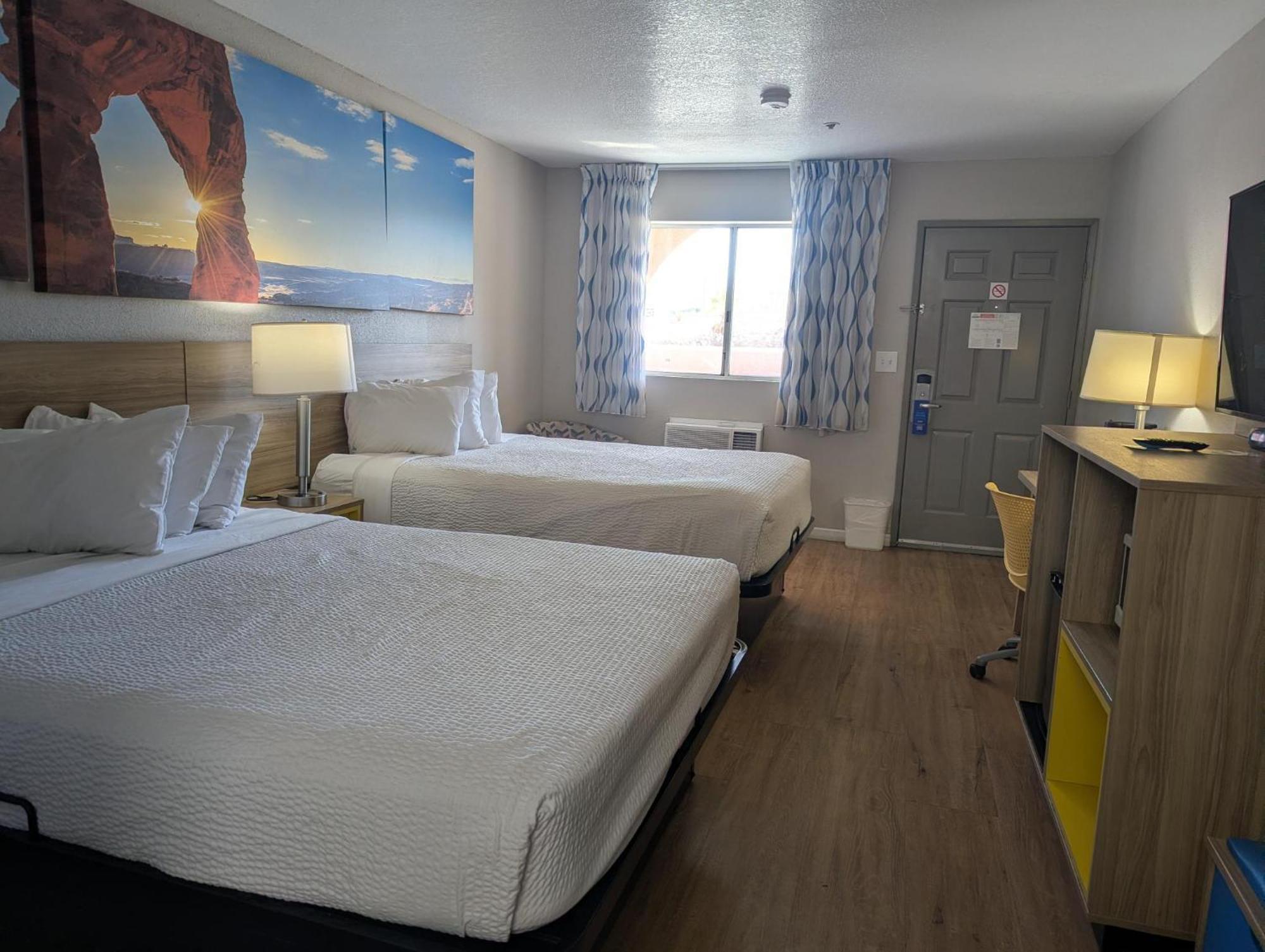 Queen Room Two Queen Beds Non-Smoking