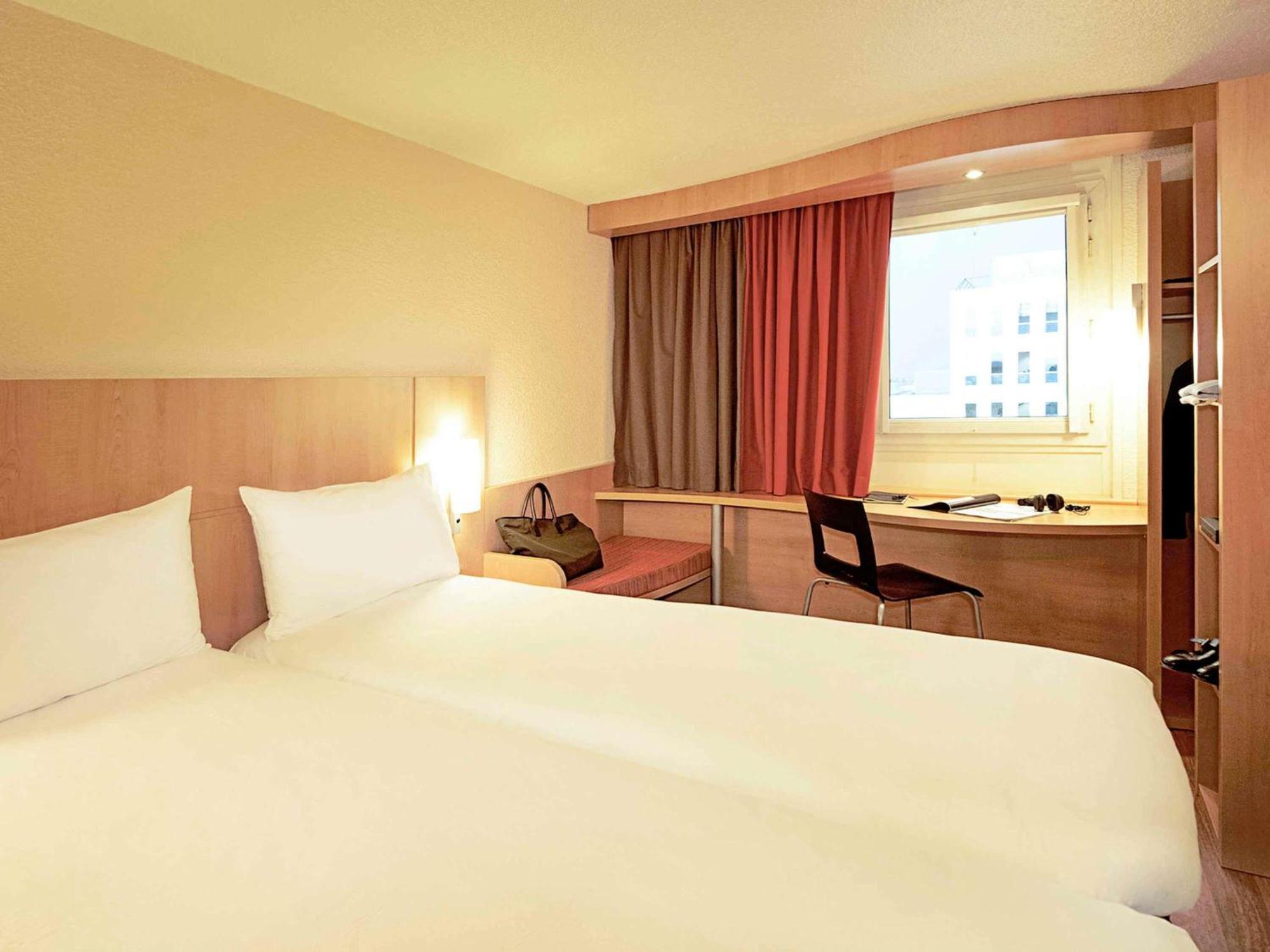 Standard Room twin beds