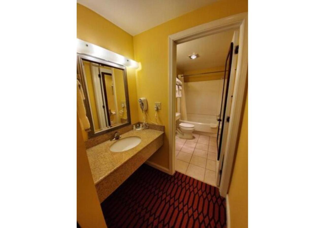 Standard Queen Room Two Queen Beds Upper Floor