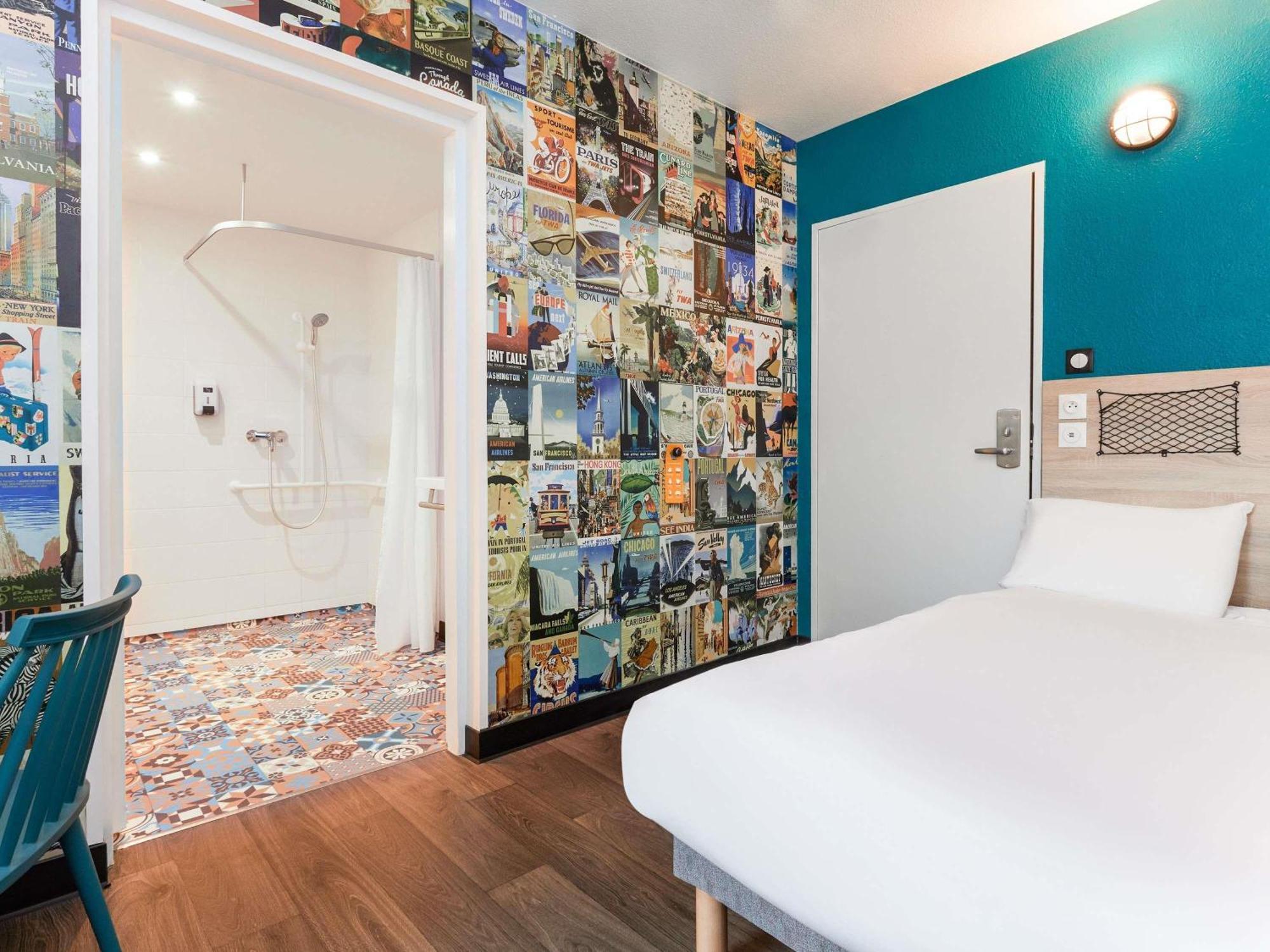 Cabrio Room Private Bathroom Mobility Access