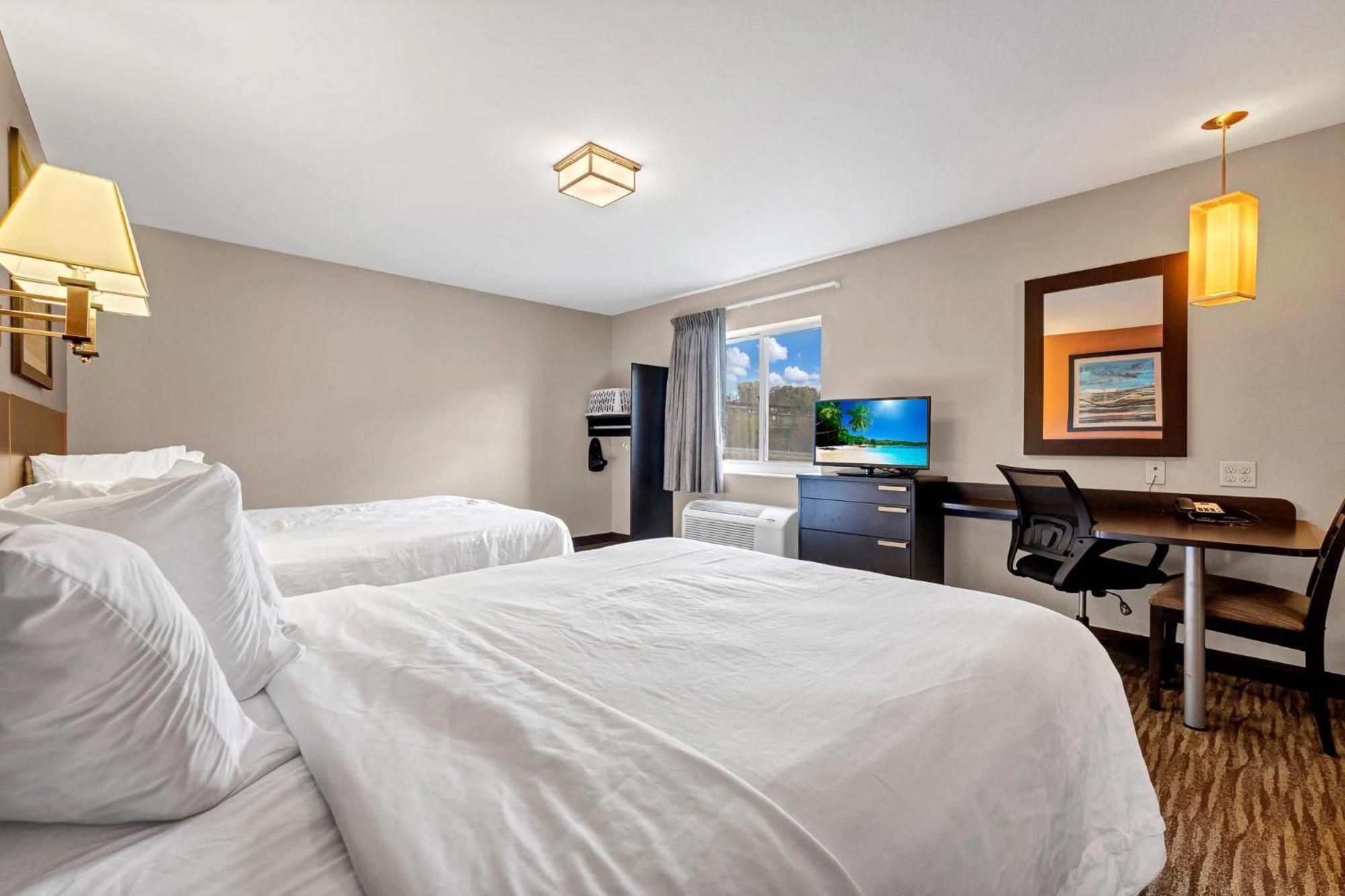 Efficiency Queen Room Two Queen Beds Non Smoking