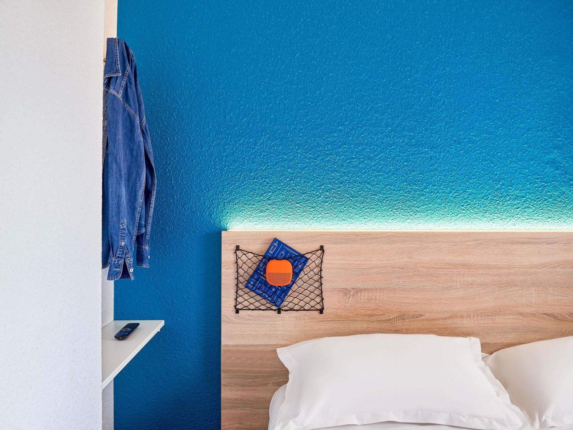 Tandem Room