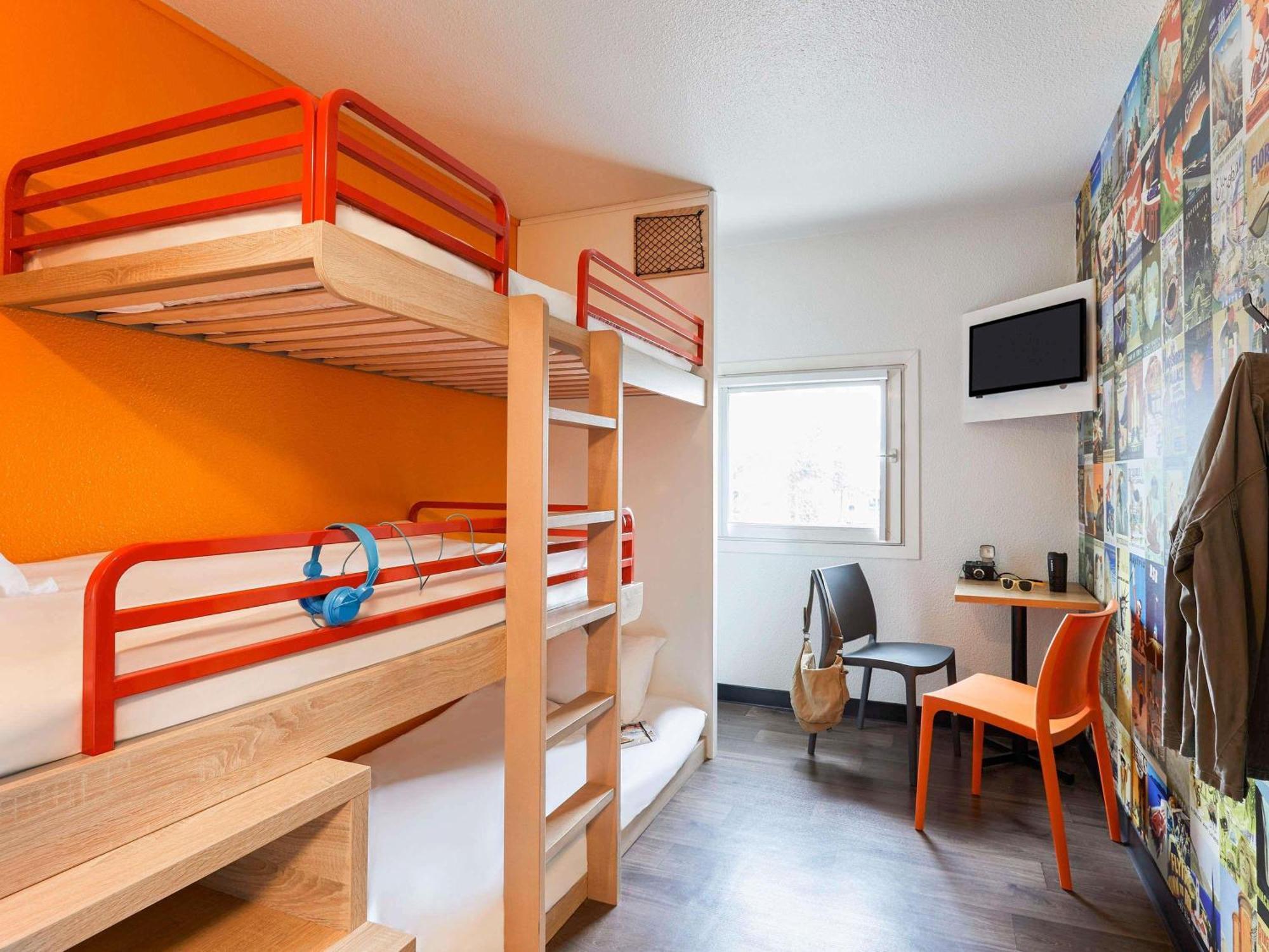 Room Two Twin Beds One Bunk Bed