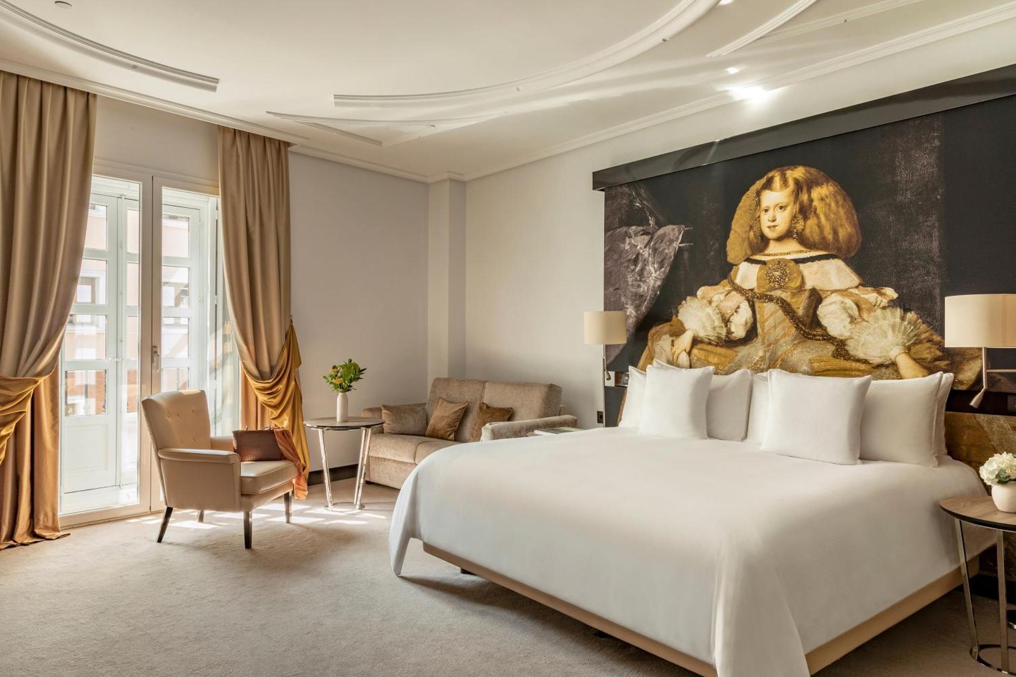 Junior Suite Red Level