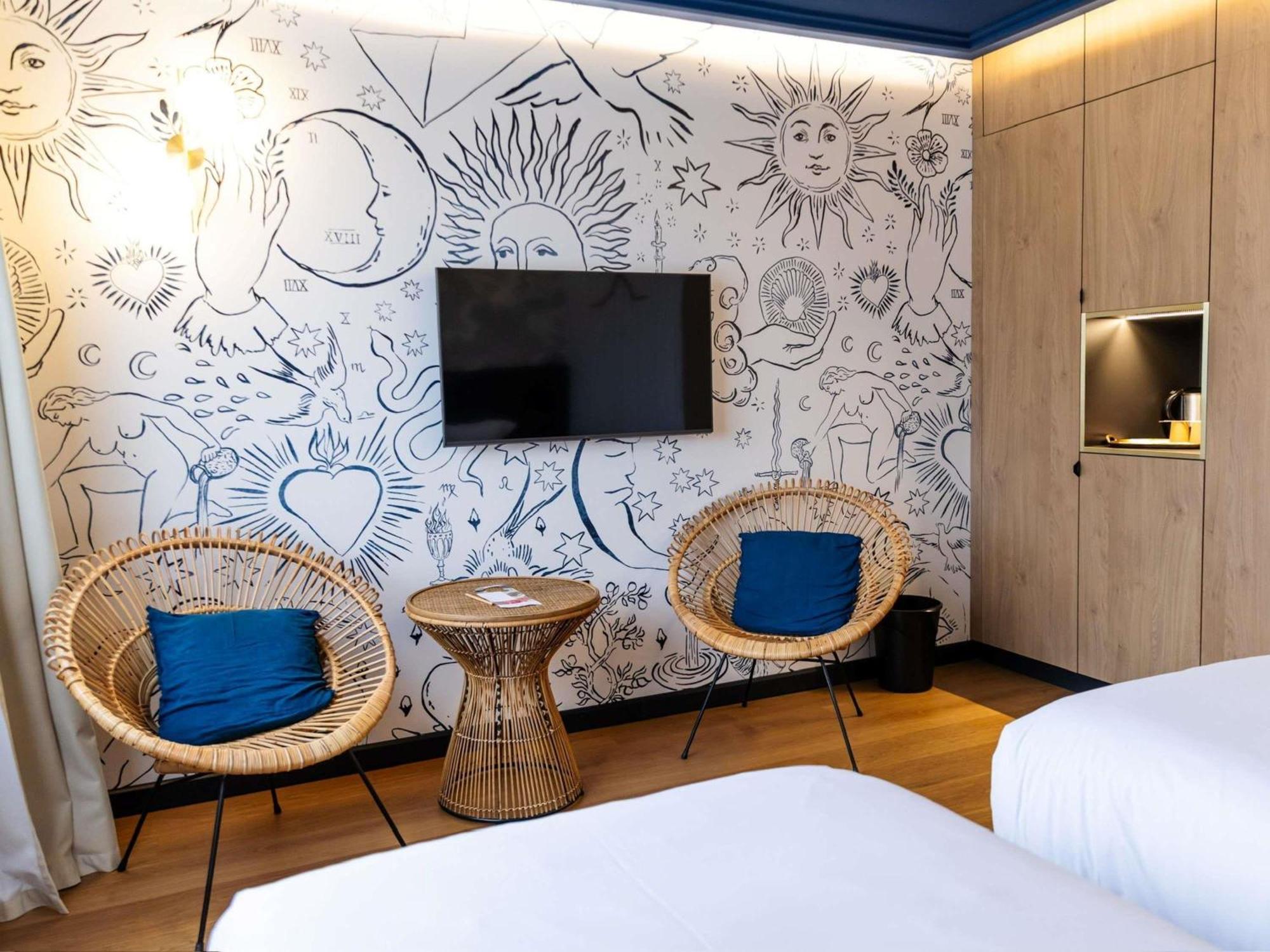Standard Twin Room