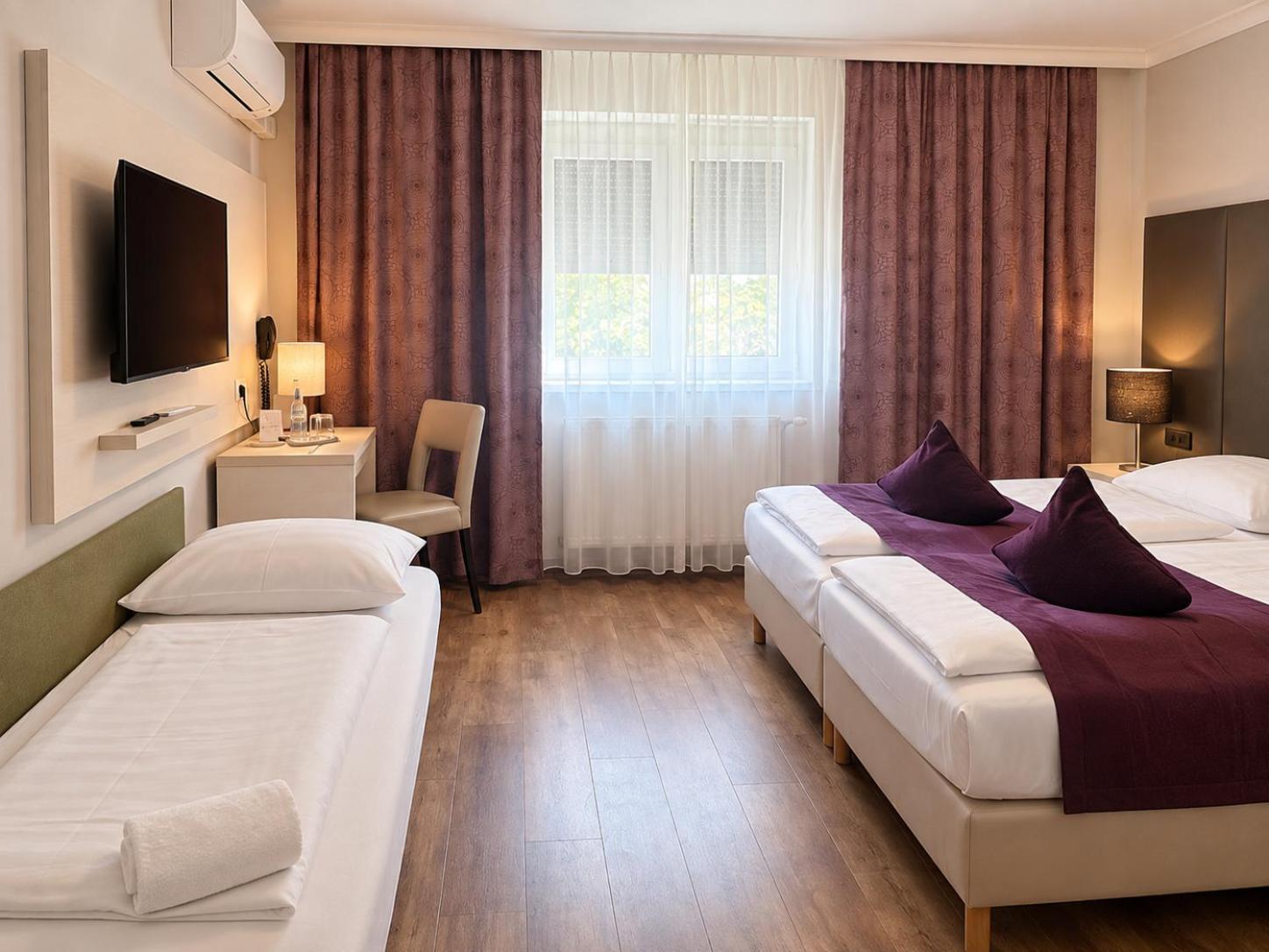 Triple Room
