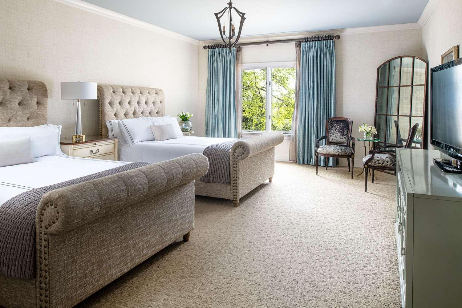 Queen Room Spa Bath