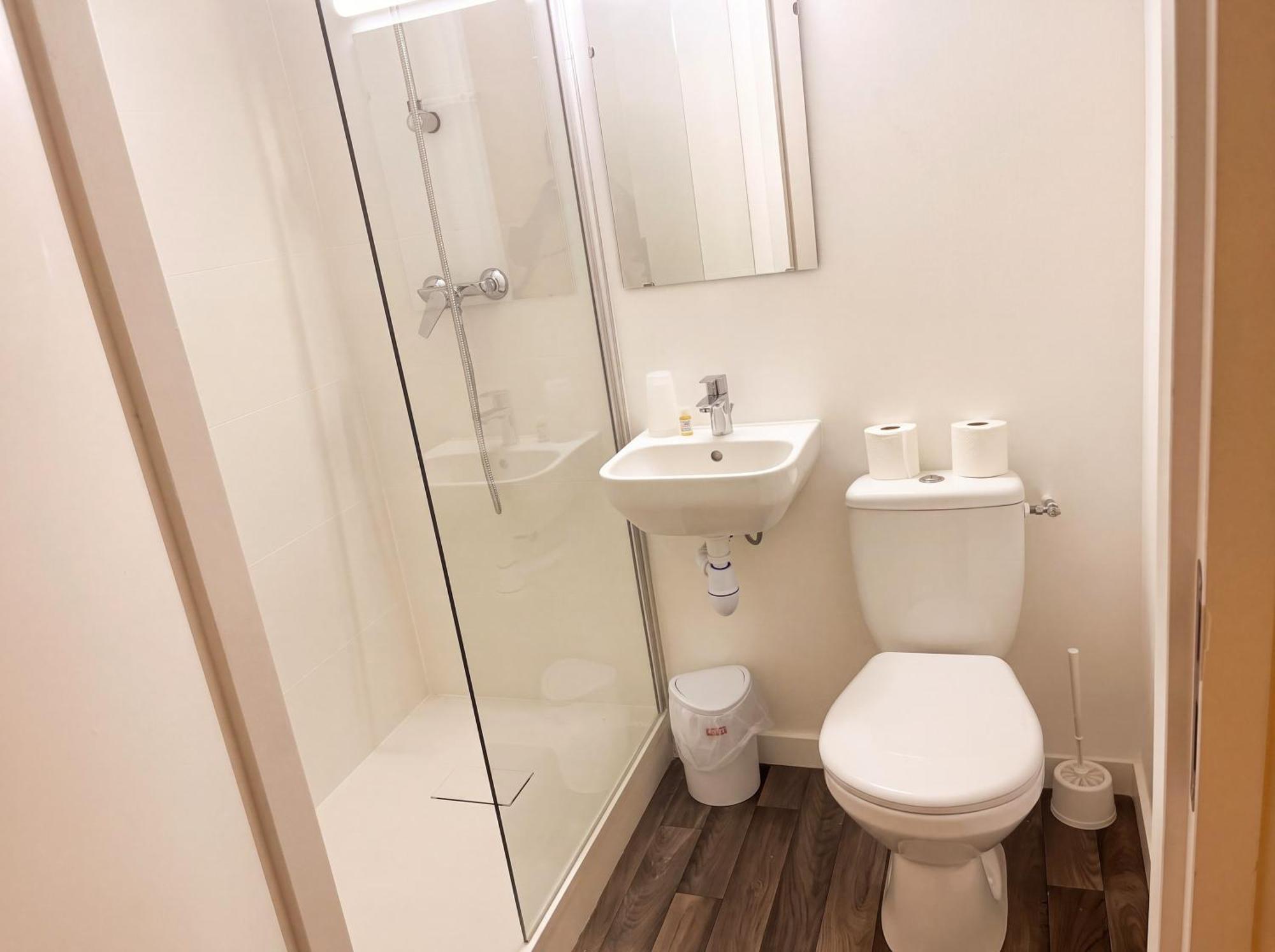 Double Room Private Bathroom