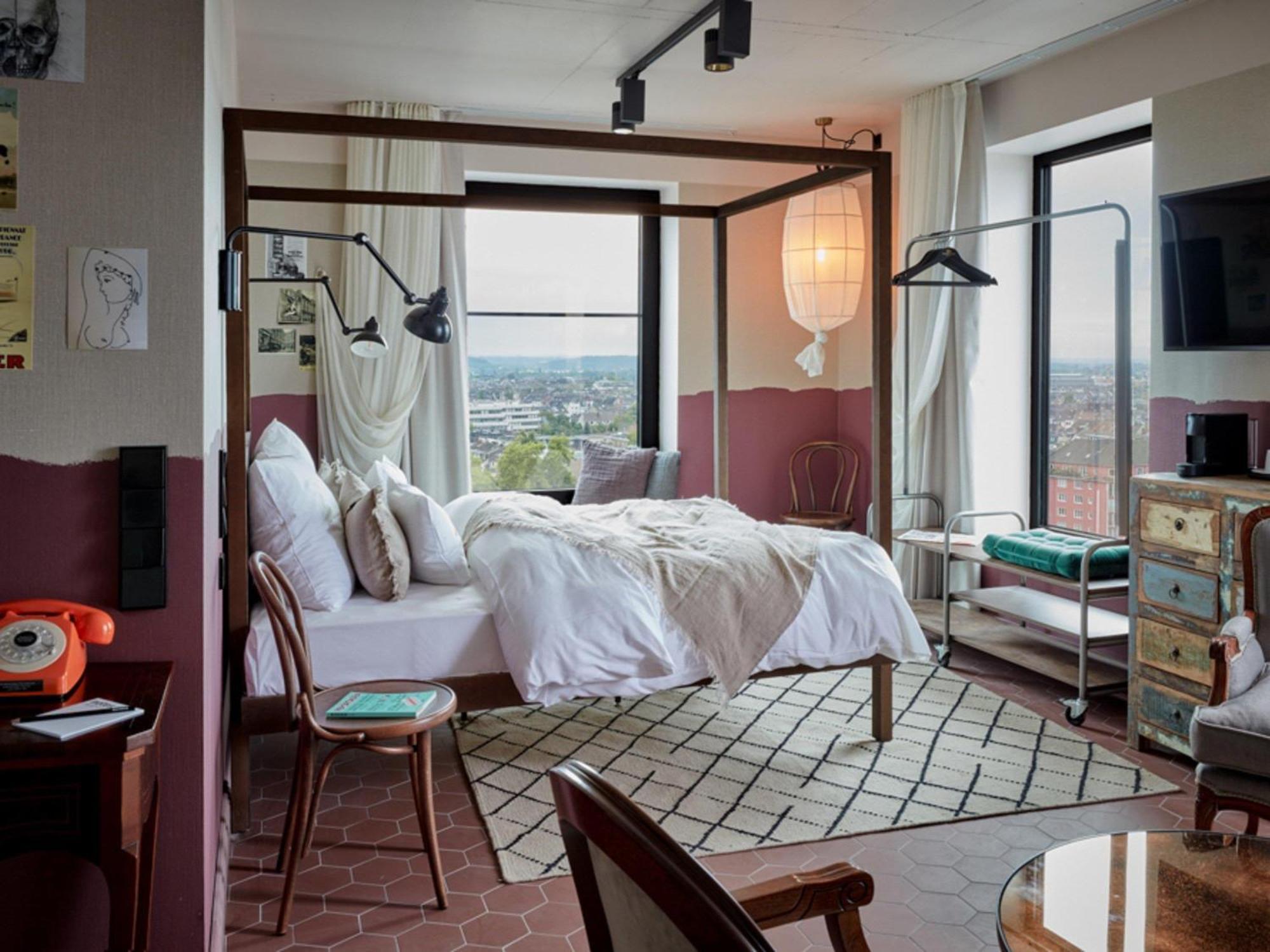 Medium Plus Room