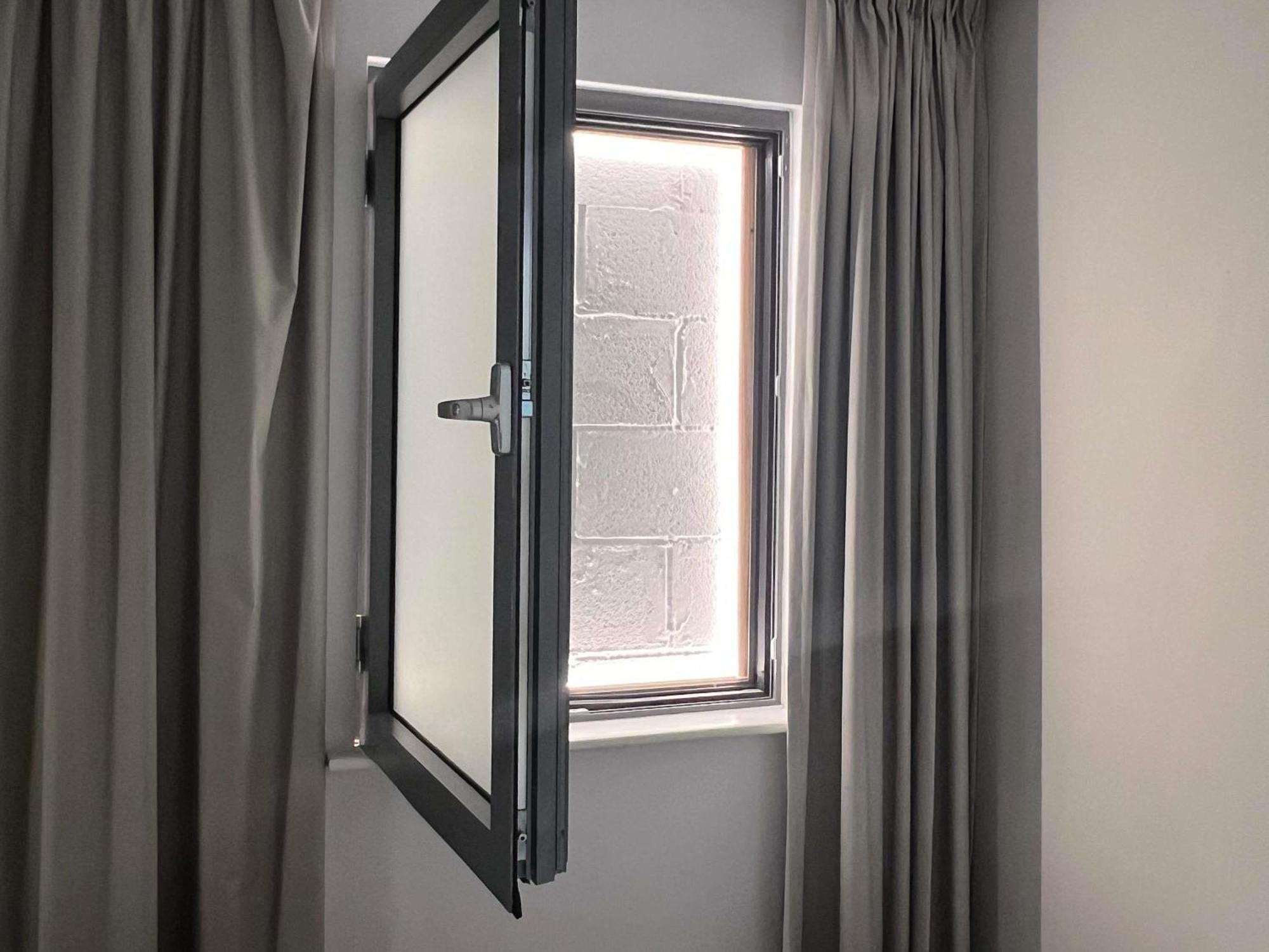 Double Room No Window