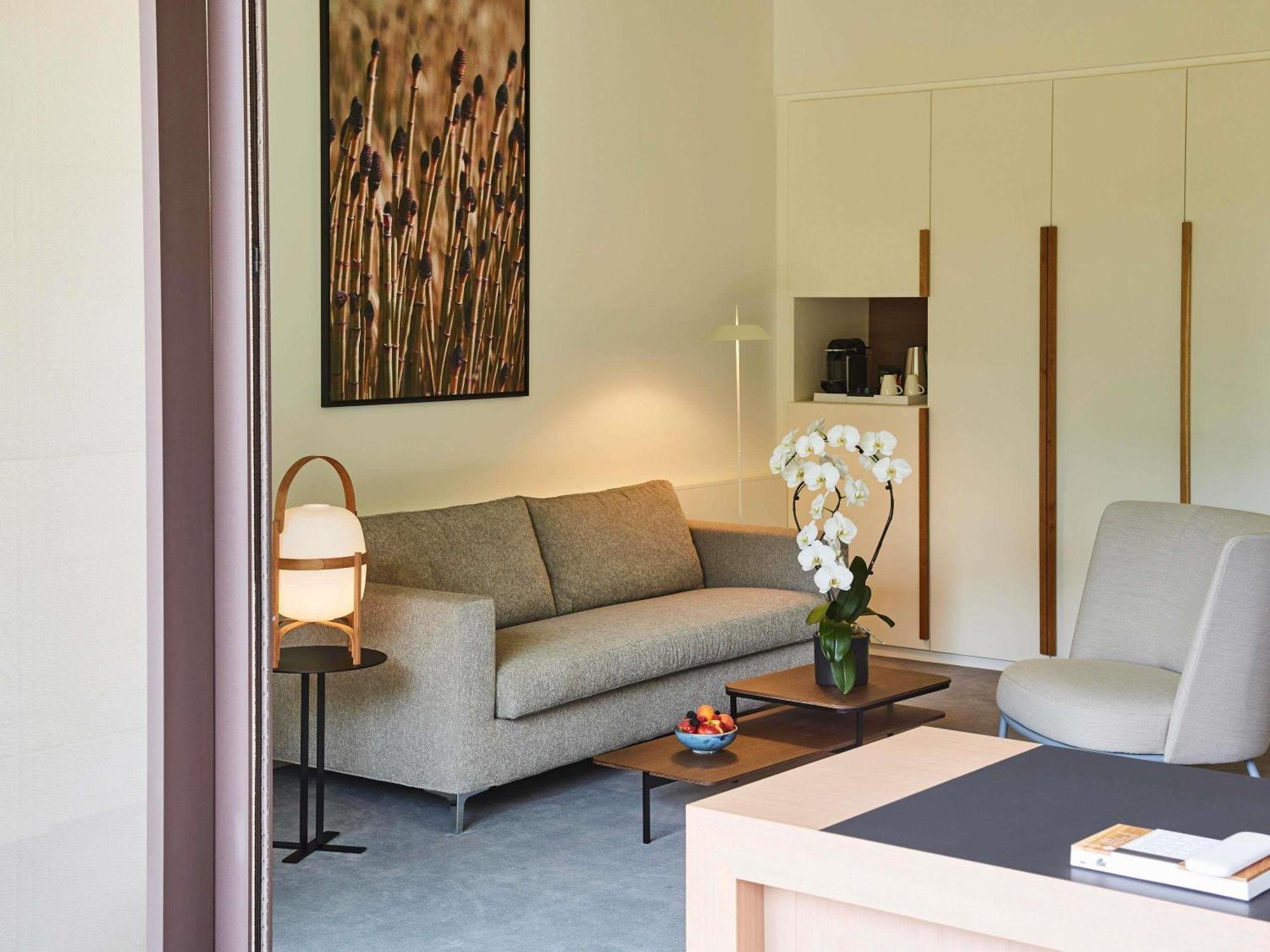 Executive Suite One King Bed Sofa Forest View