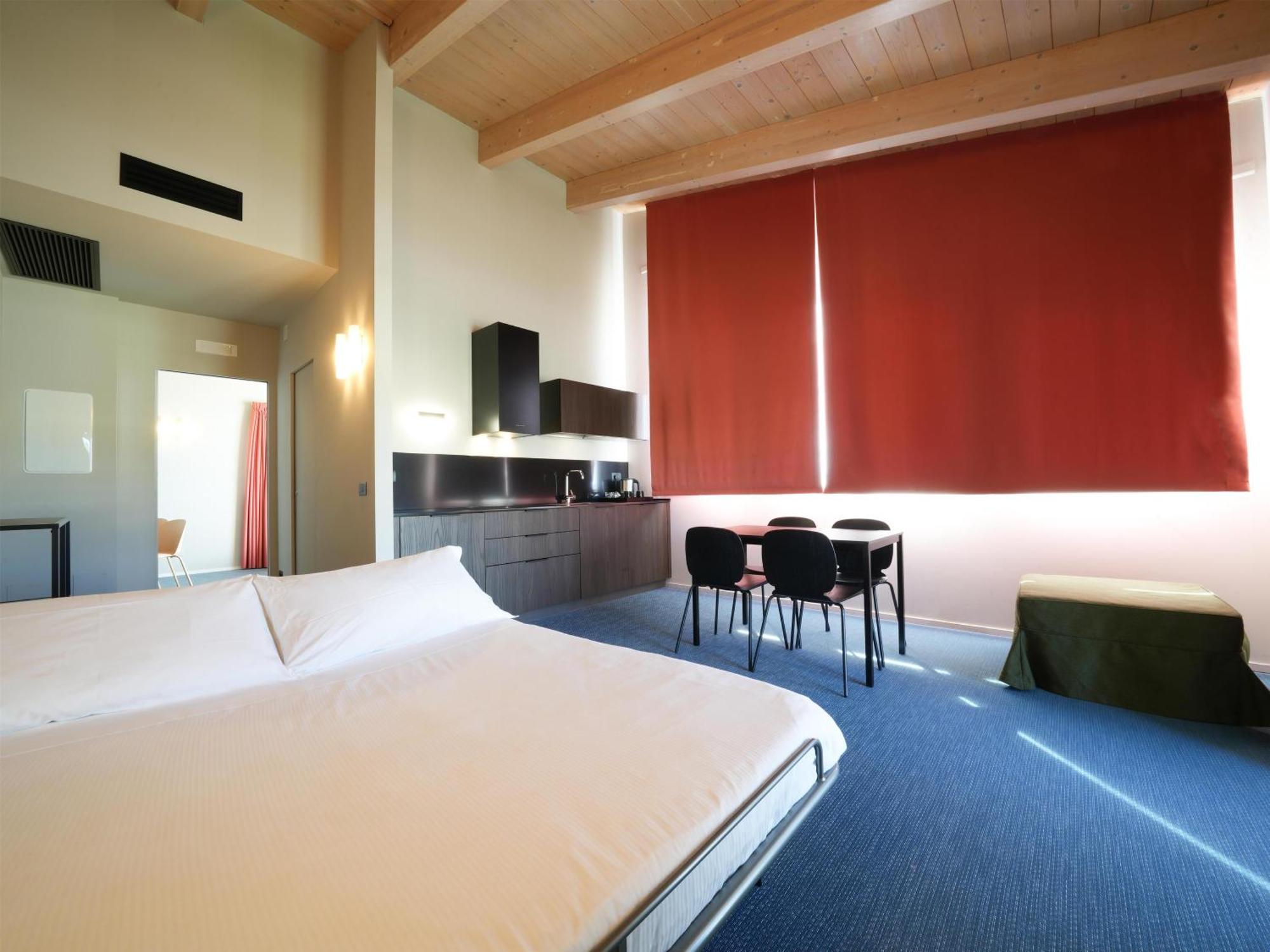 Family Queen Room Two Sofa Beds Balcony Non-Smoking