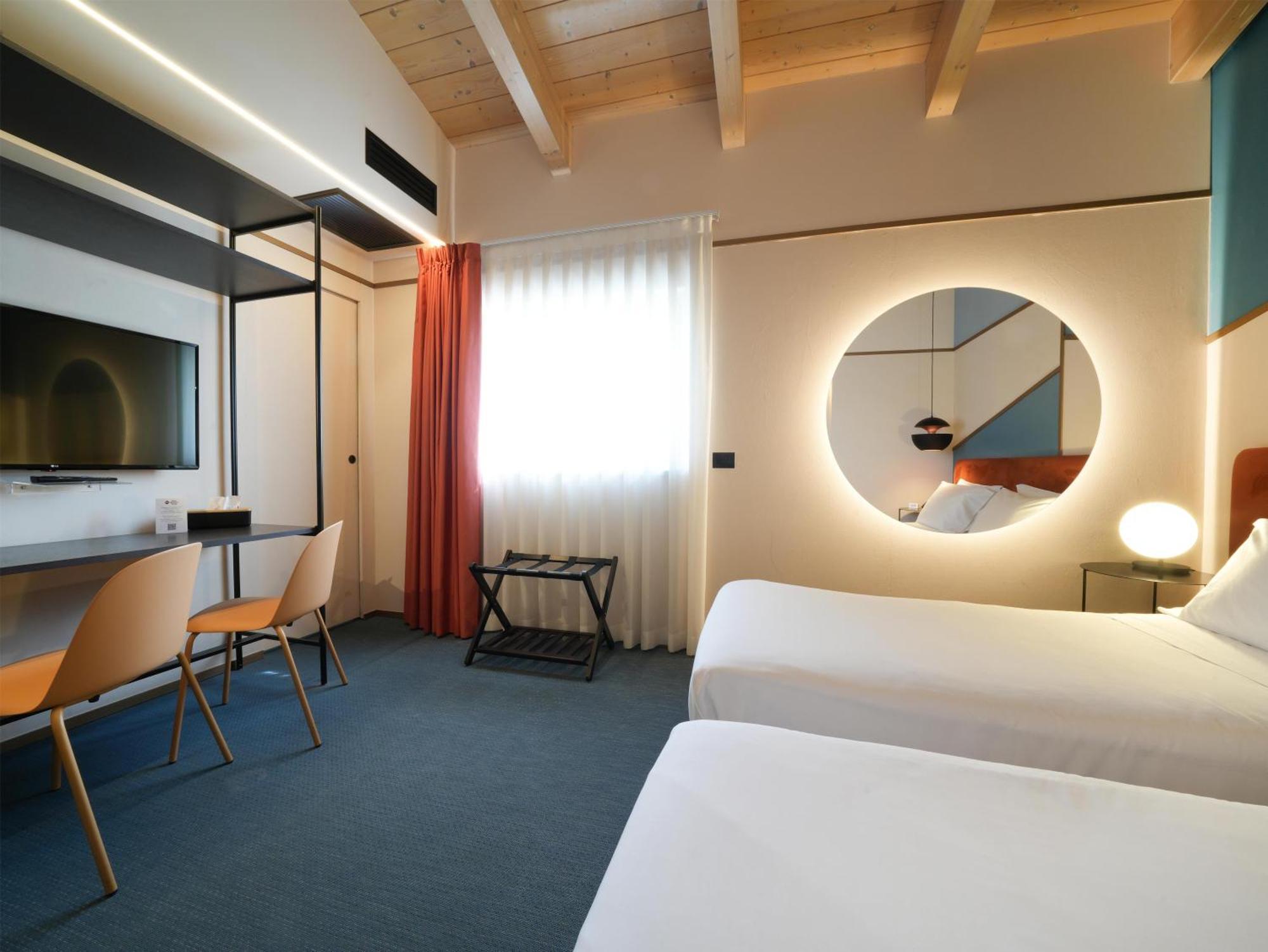 Standard Twin Room Non-Smoking