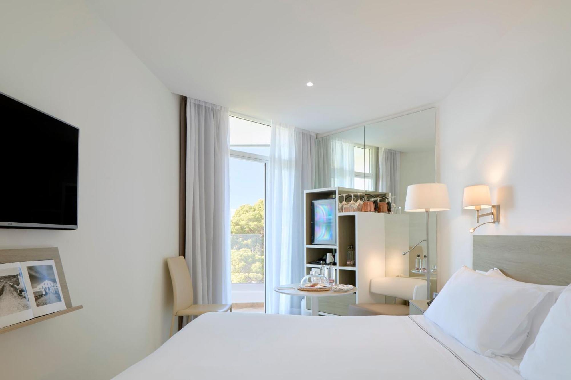 Melia Guestroom Side Cala Galdana View