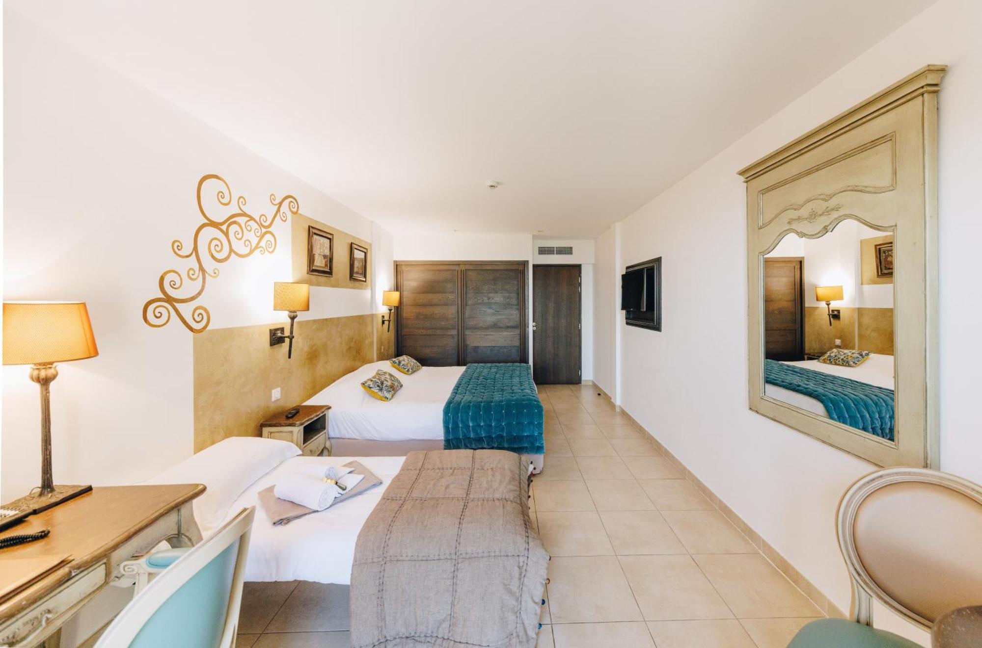Triple Family Room Sea View