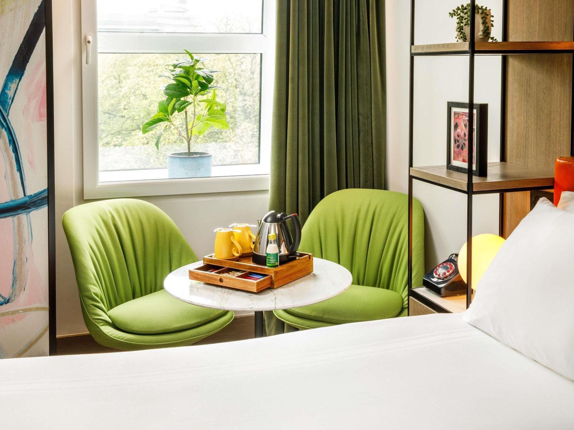 Double Queen Room
