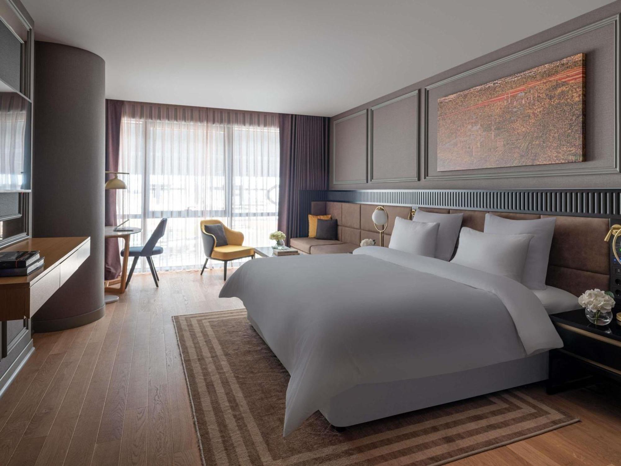 Superior King Room