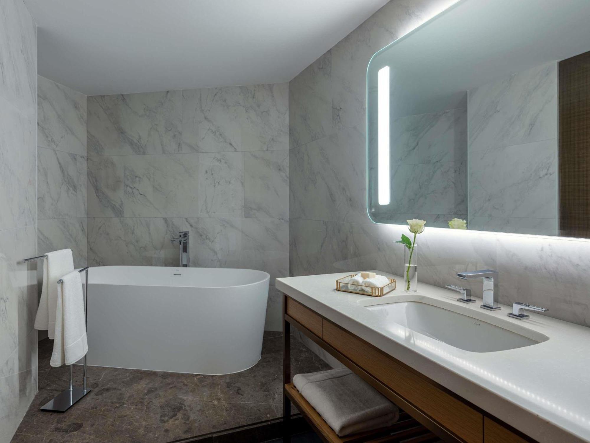 Junior King Suite Club Millesime Access