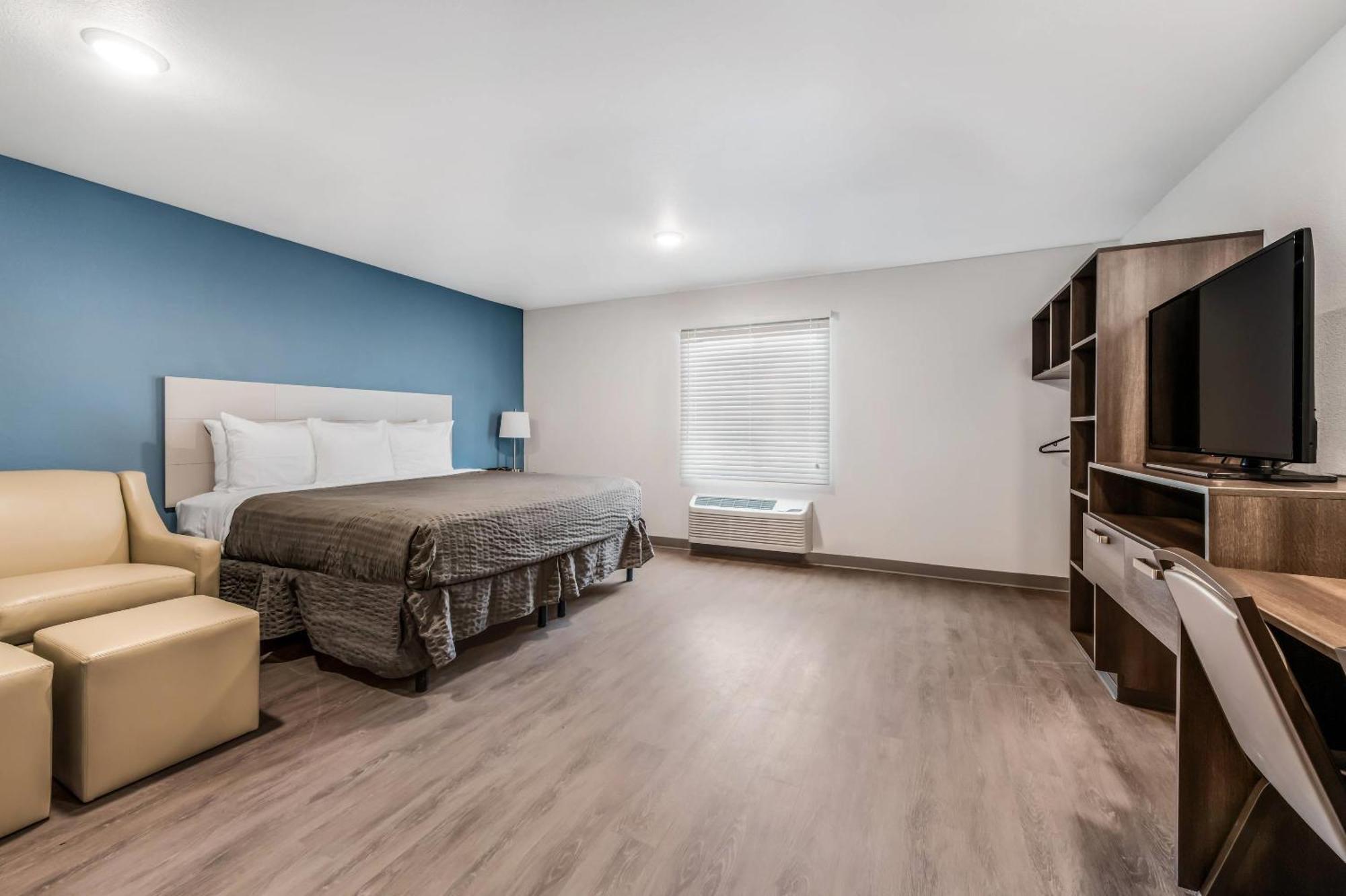 Queen Suite Accessible