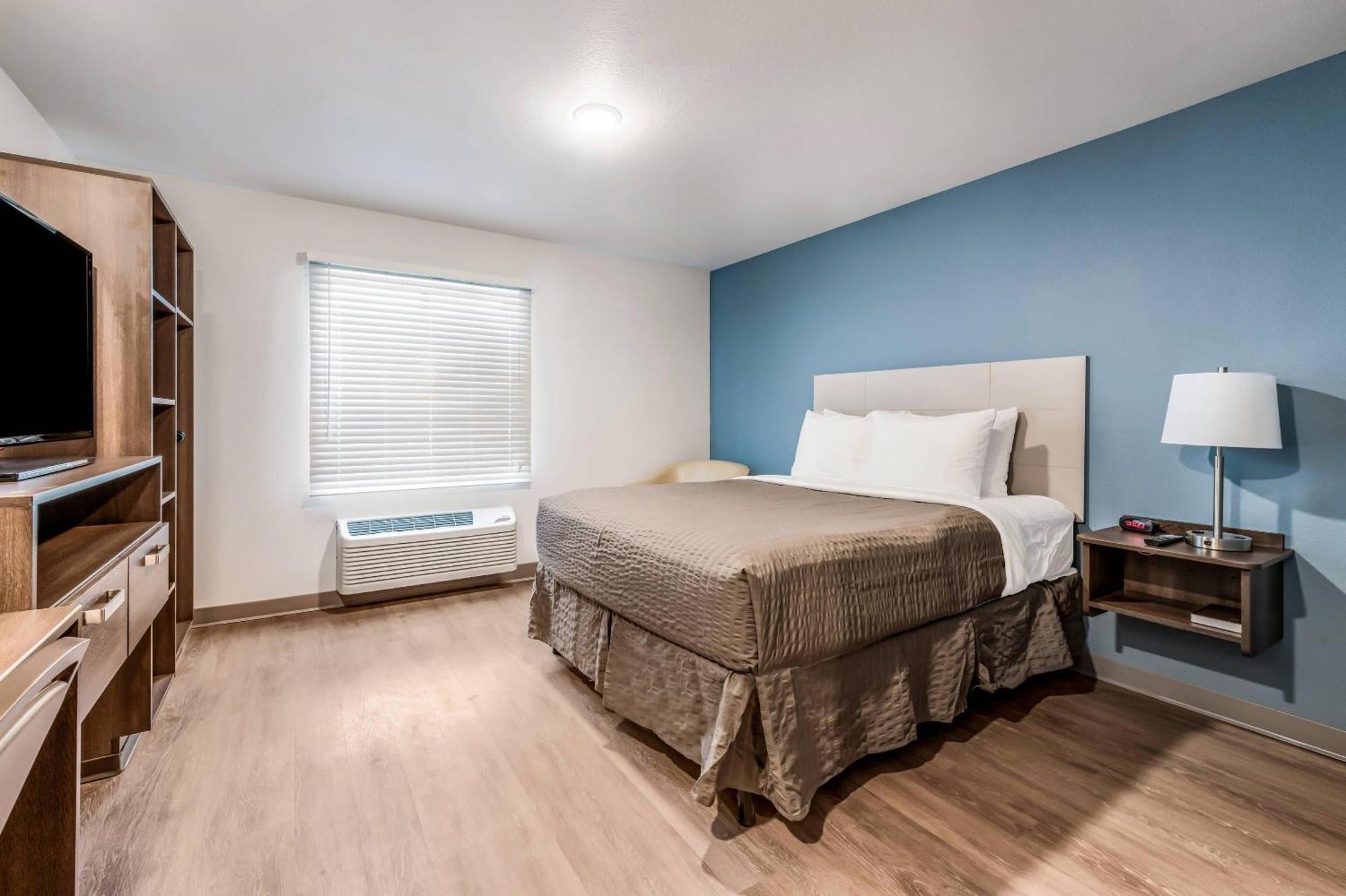 Queen Suite Accessible