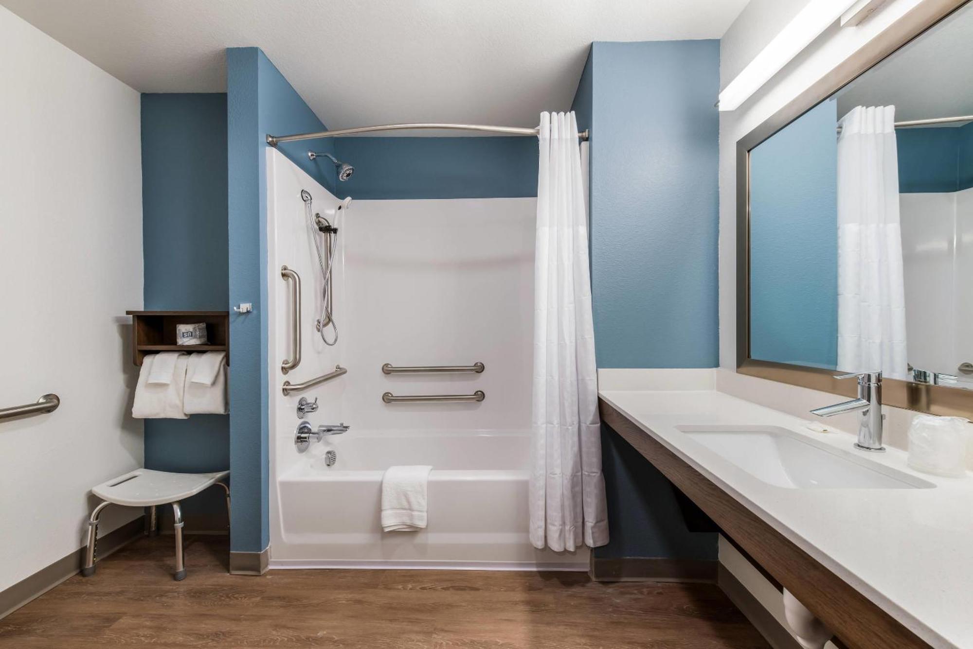 Queen Suite Accessible