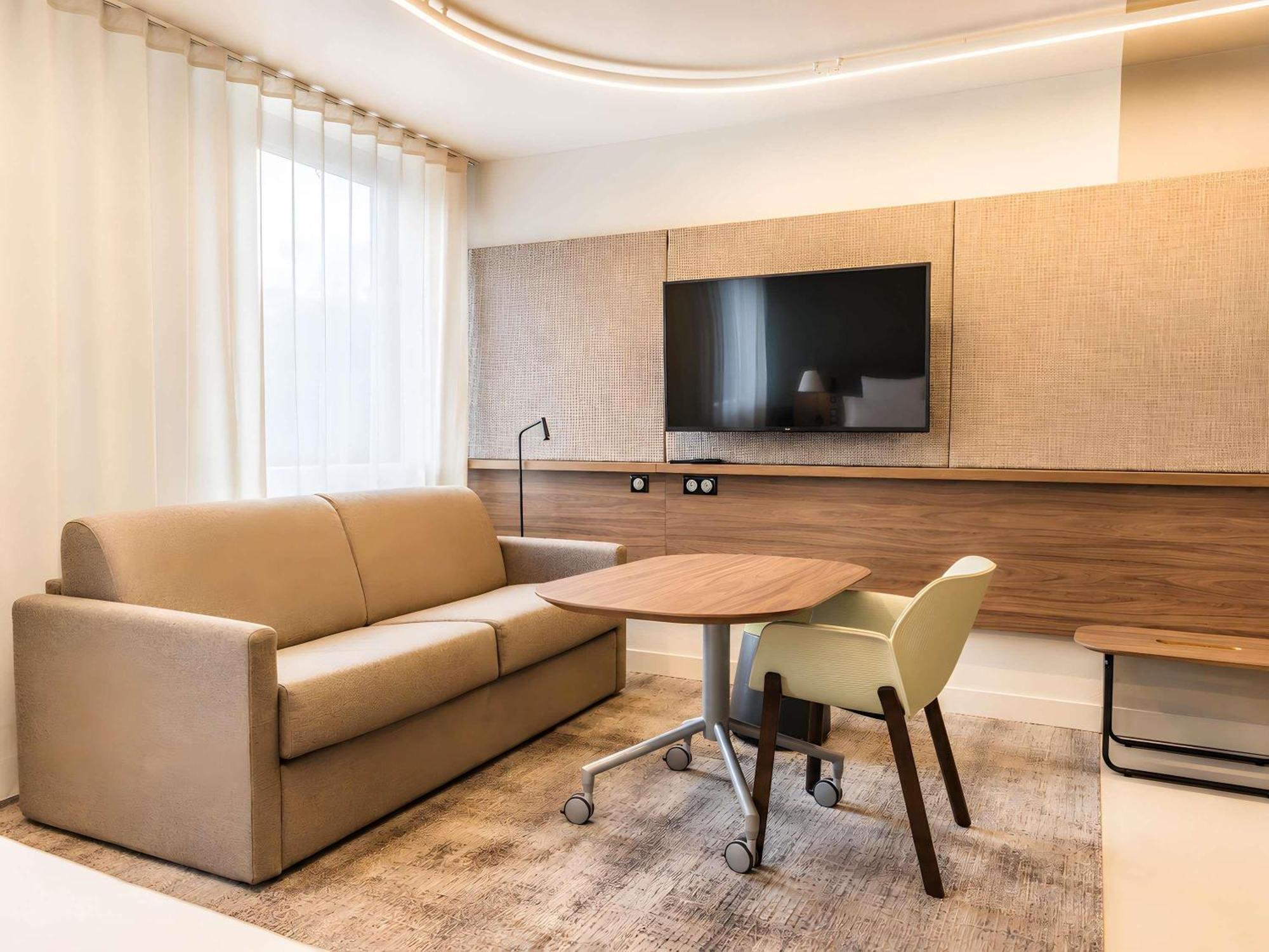 Superior Suite Double Bed Double Sofa Bed