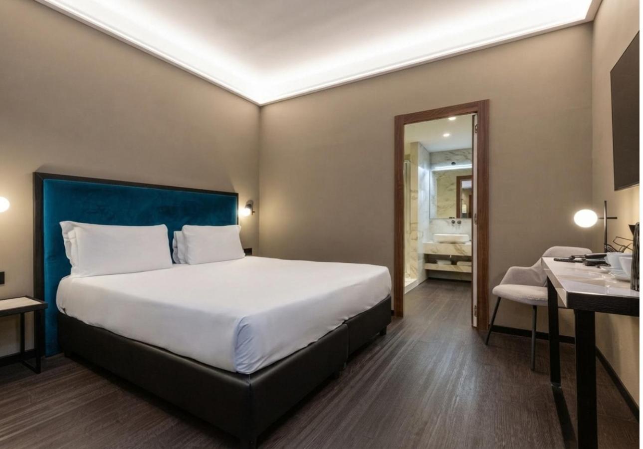 Quintuple Room