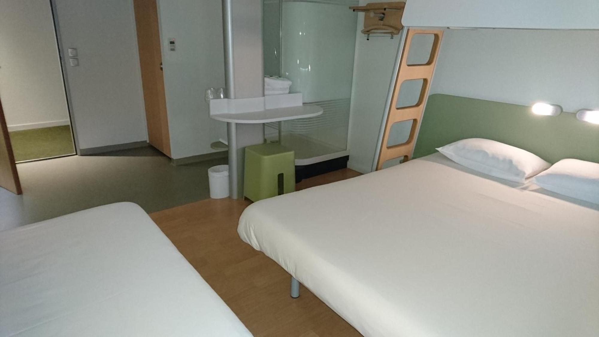 Chambre Double - Accessible aux Personnes à Mobilité Réduite