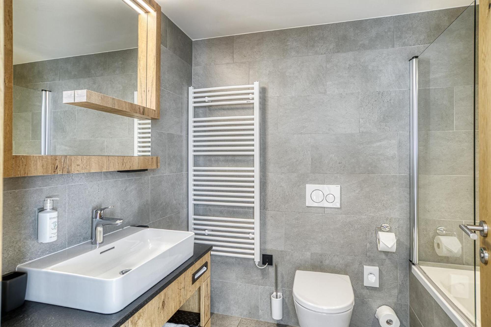 Deluxe Apartment 2 Bedrooms Balcony
