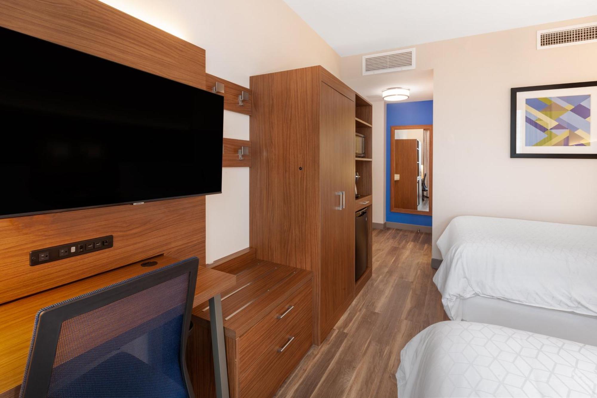 Standard Double Room Two Double Beds