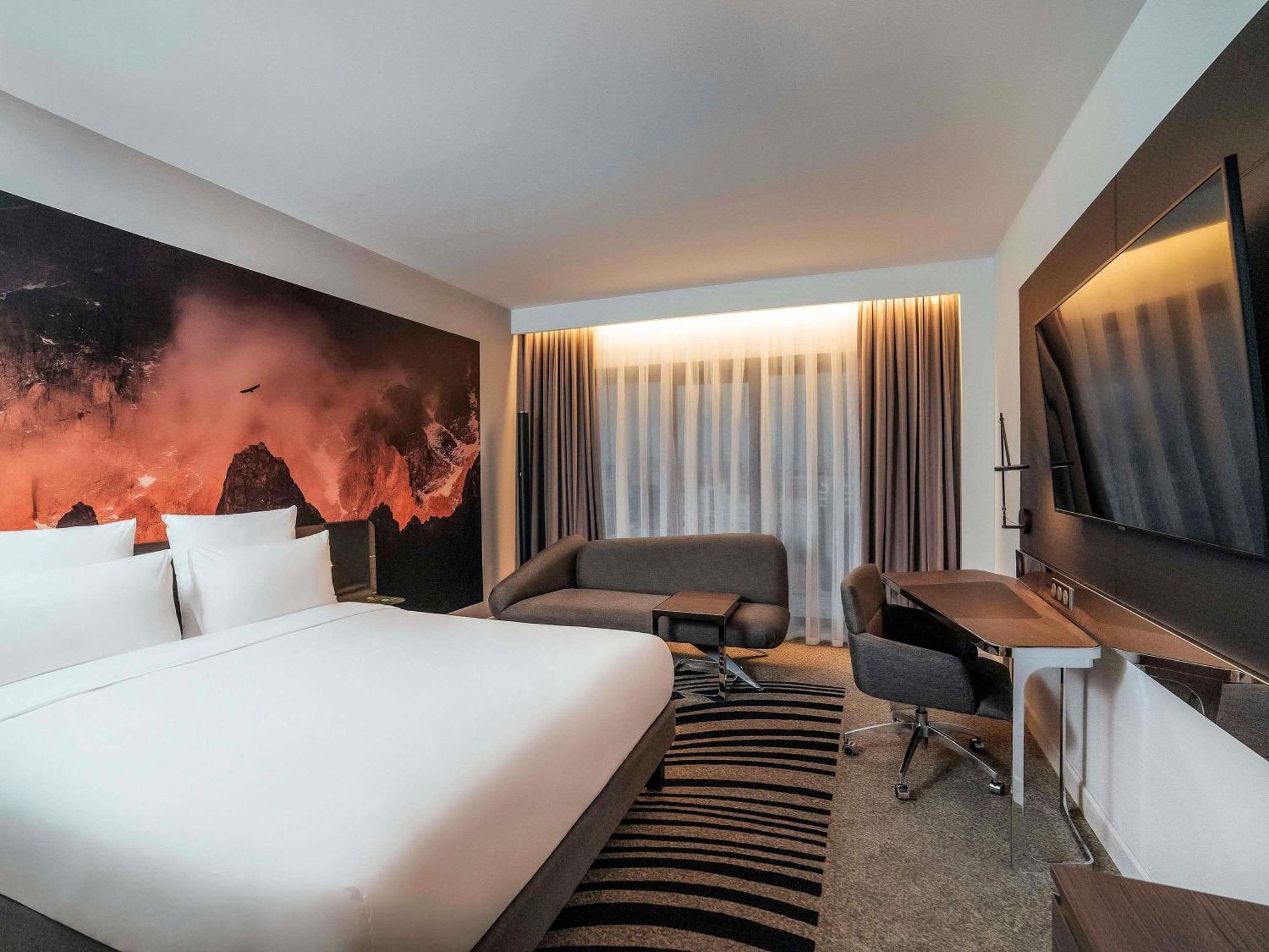 Executive Queen Room